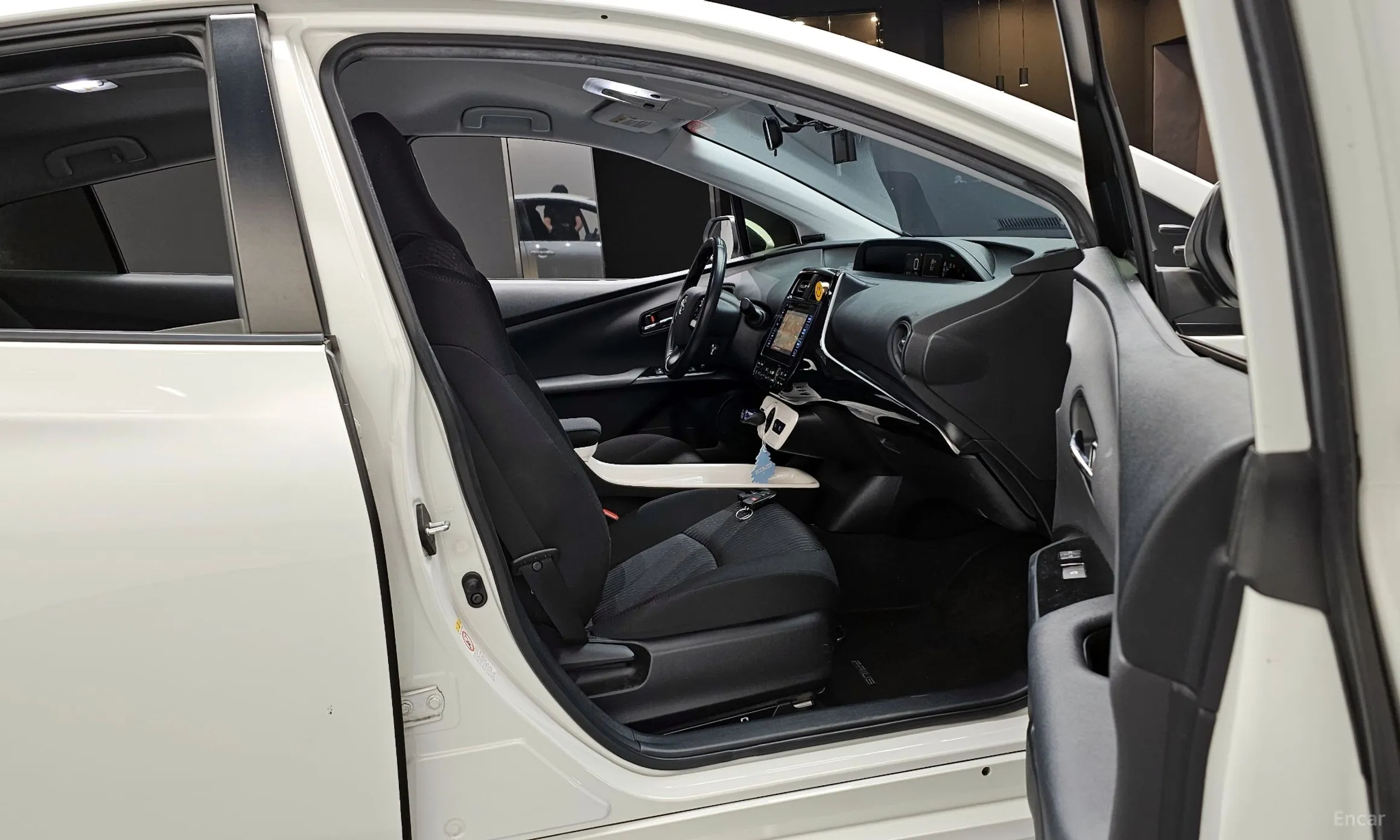 Toyota Prius 4th Generation превью 11