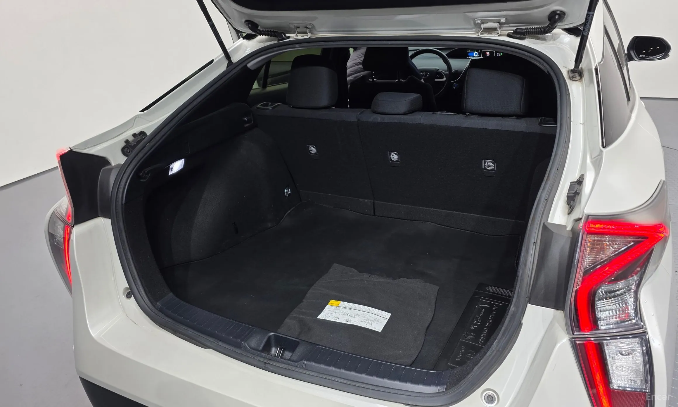 Toyota Prius 4th Generation превью 20