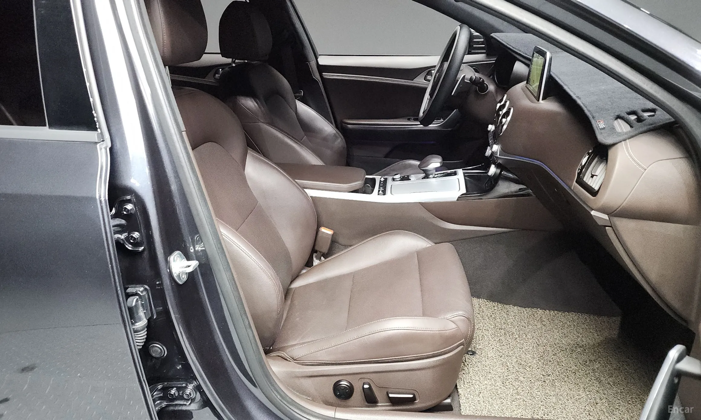 Kia Stinger превью 11
