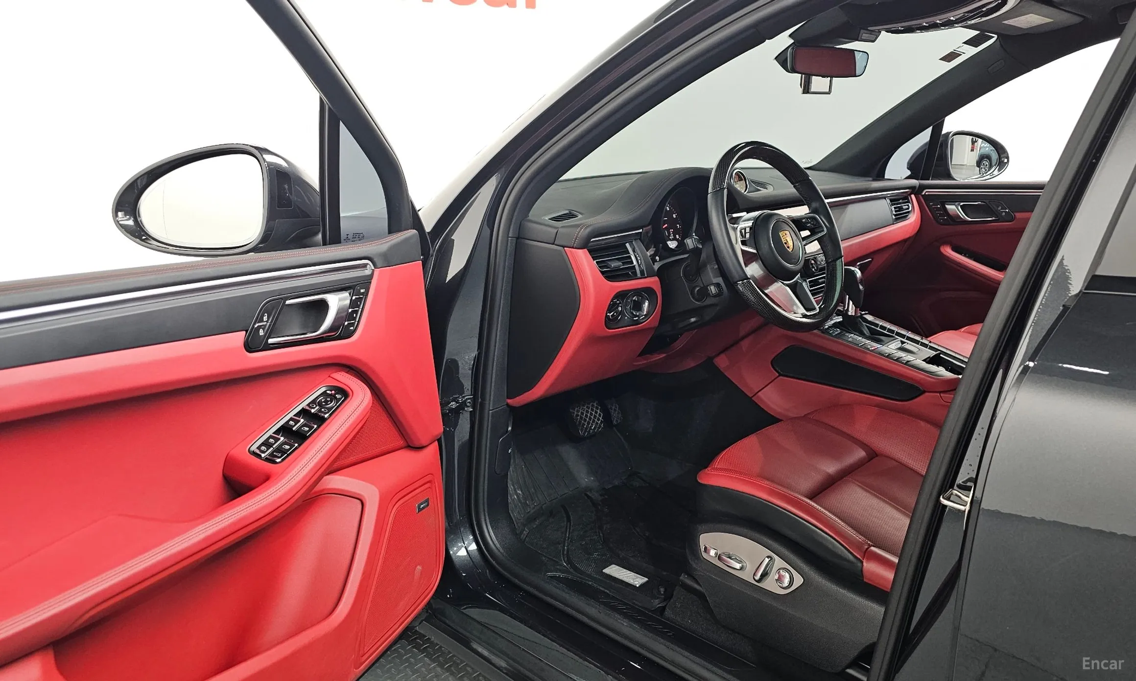 Porsche Macan превью 10