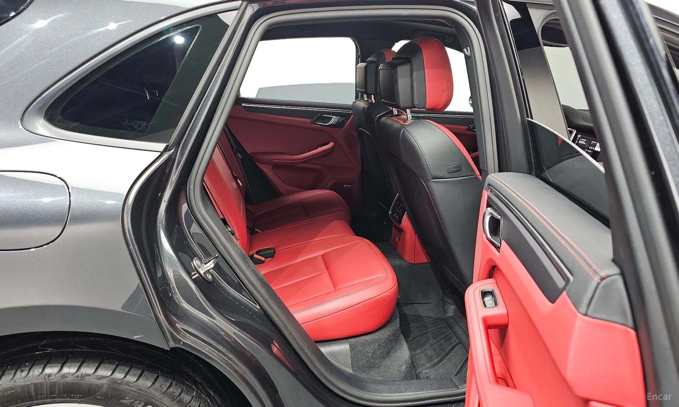 Porsche Macan превью 12