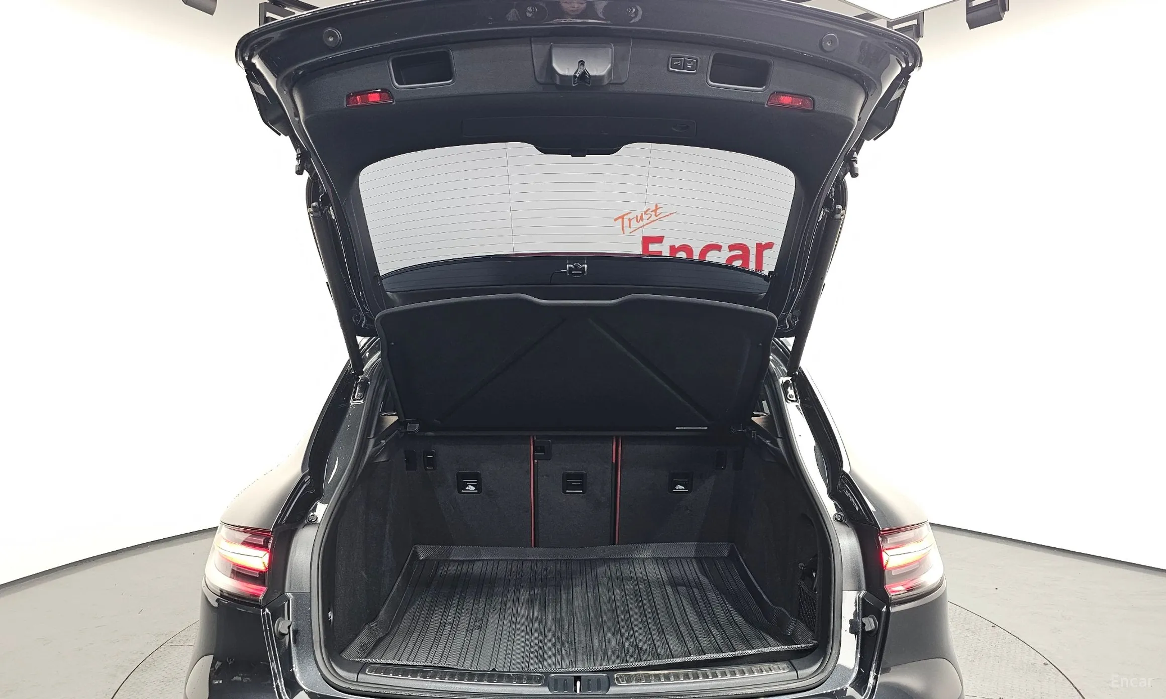 Porsche Macan превью 20