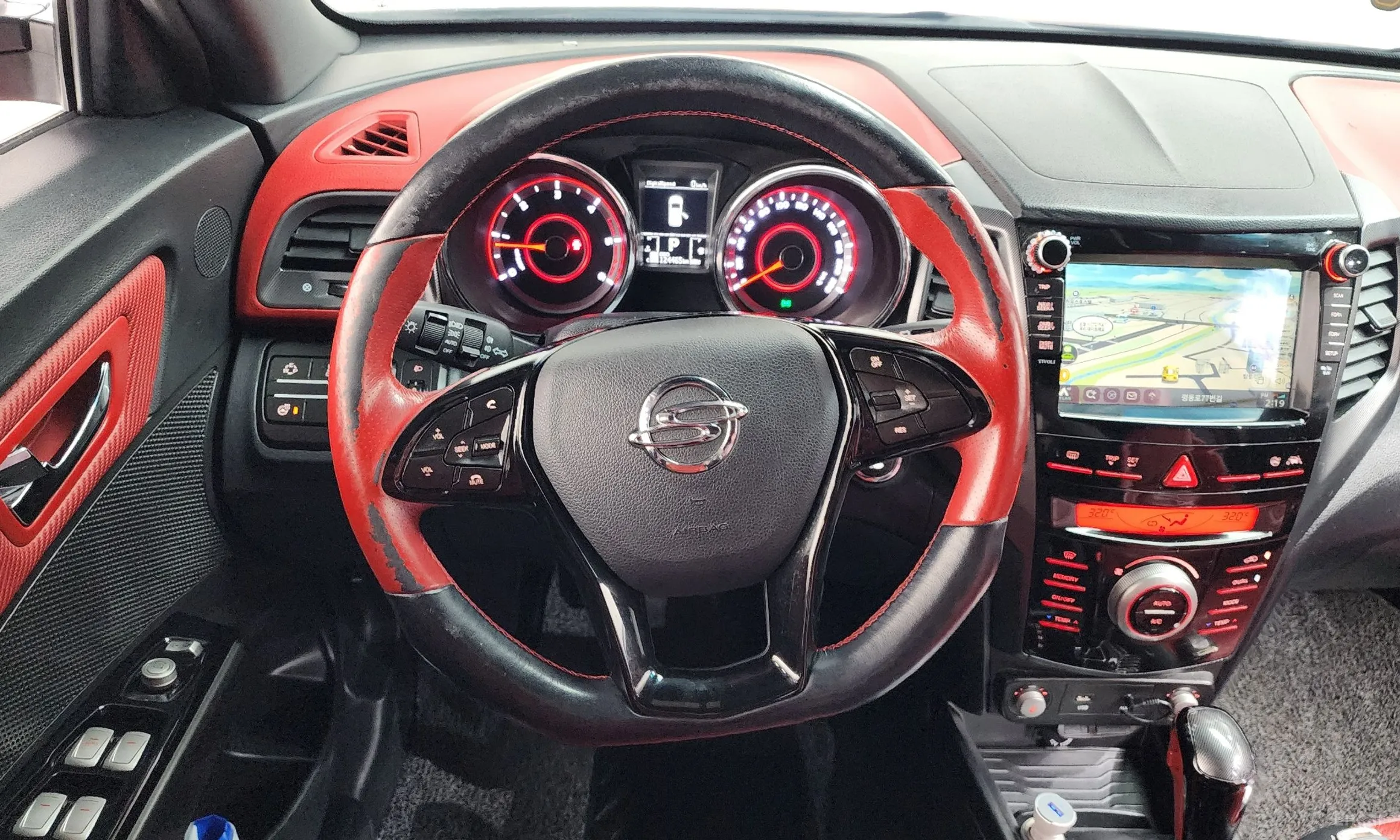 KG Mobility (SsangYong) Tivoli, Lazio превью 13