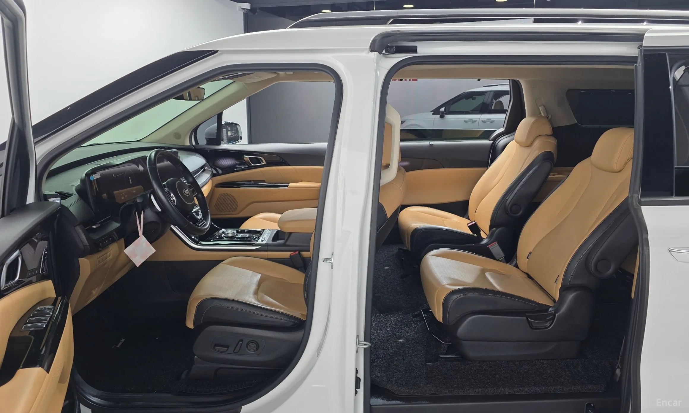 Kia Carnival Gen 4 превью 17