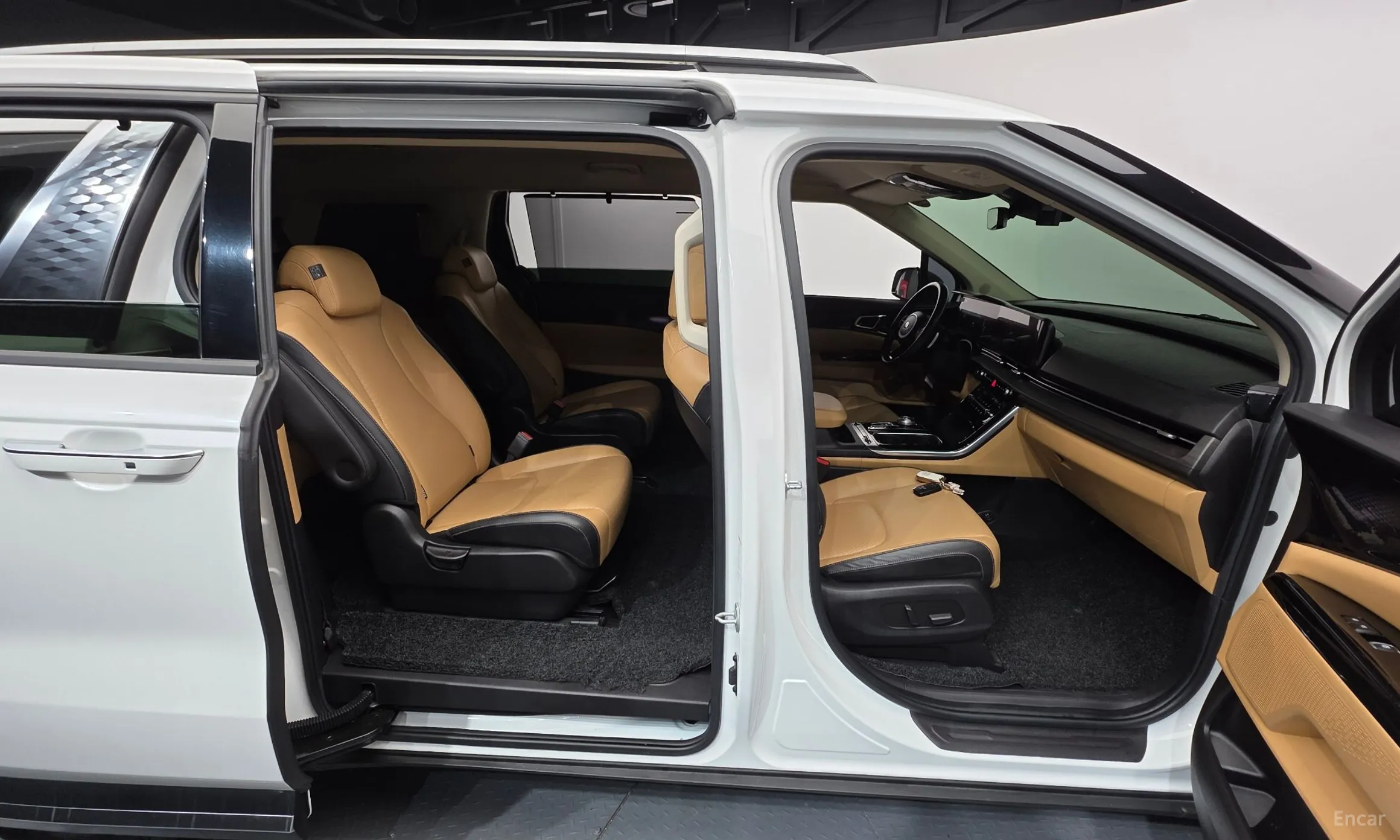 Kia Carnival Gen 4 превью 19