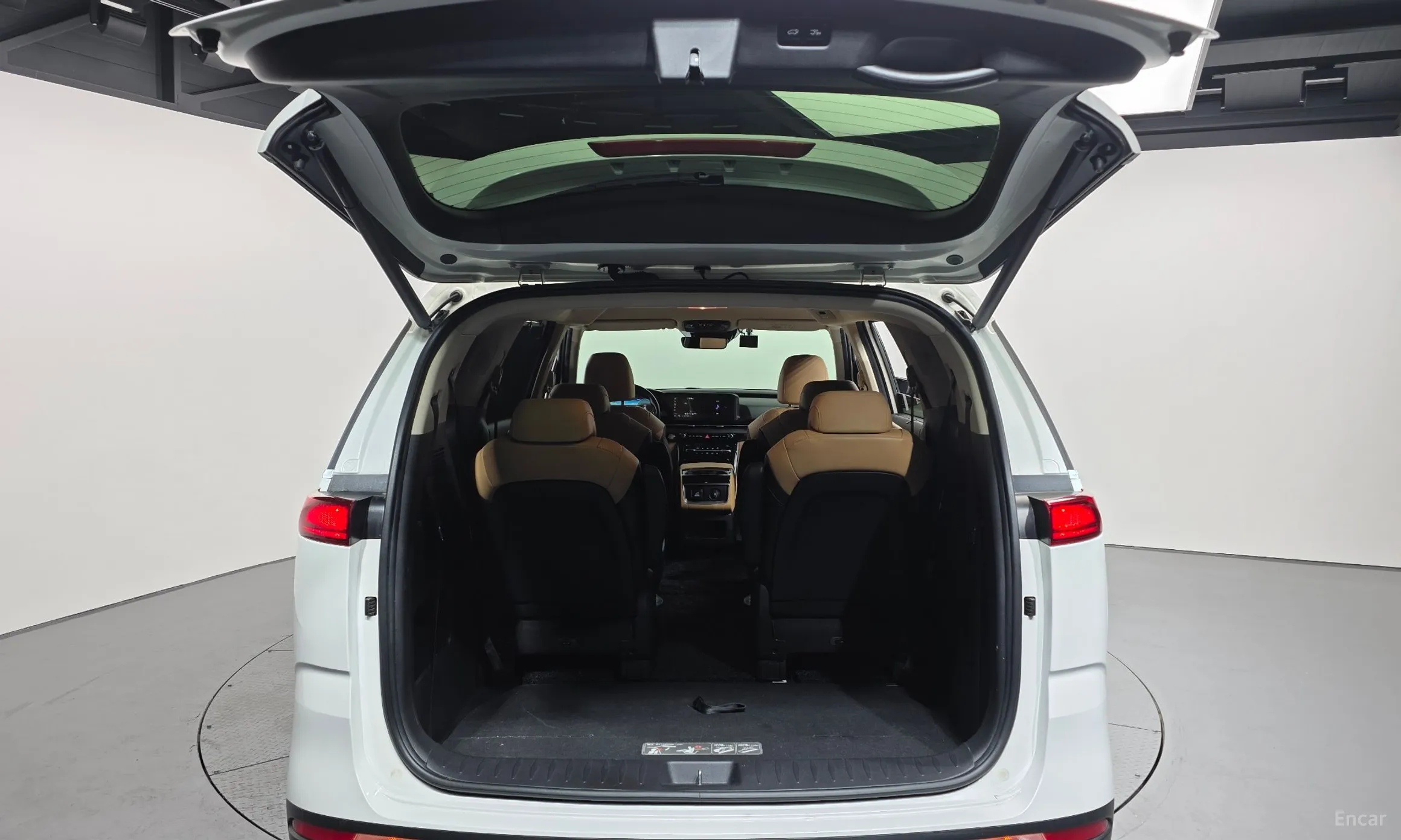 Kia Carnival Gen 4 превью 20