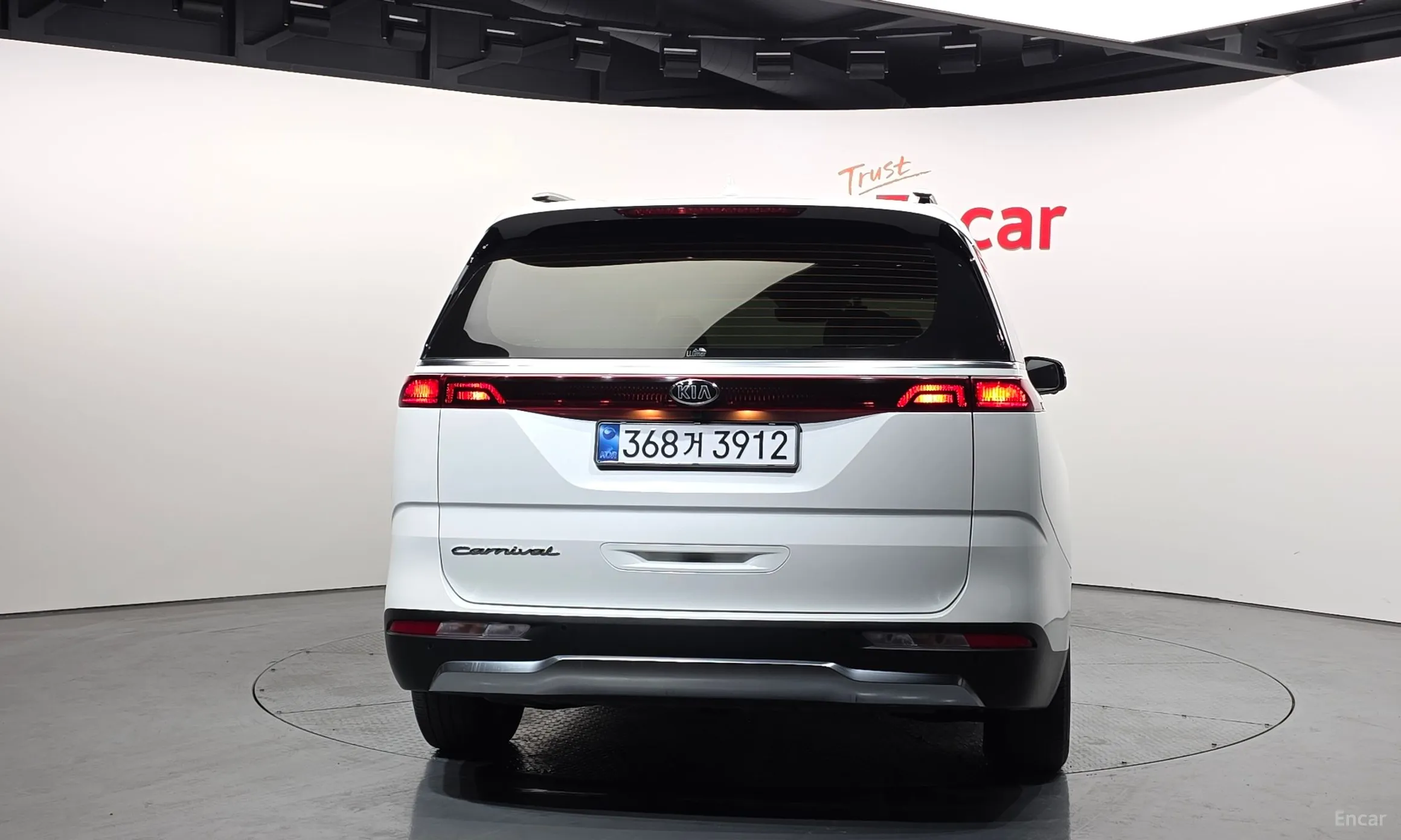 Kia Carnival Gen 4 превью 4