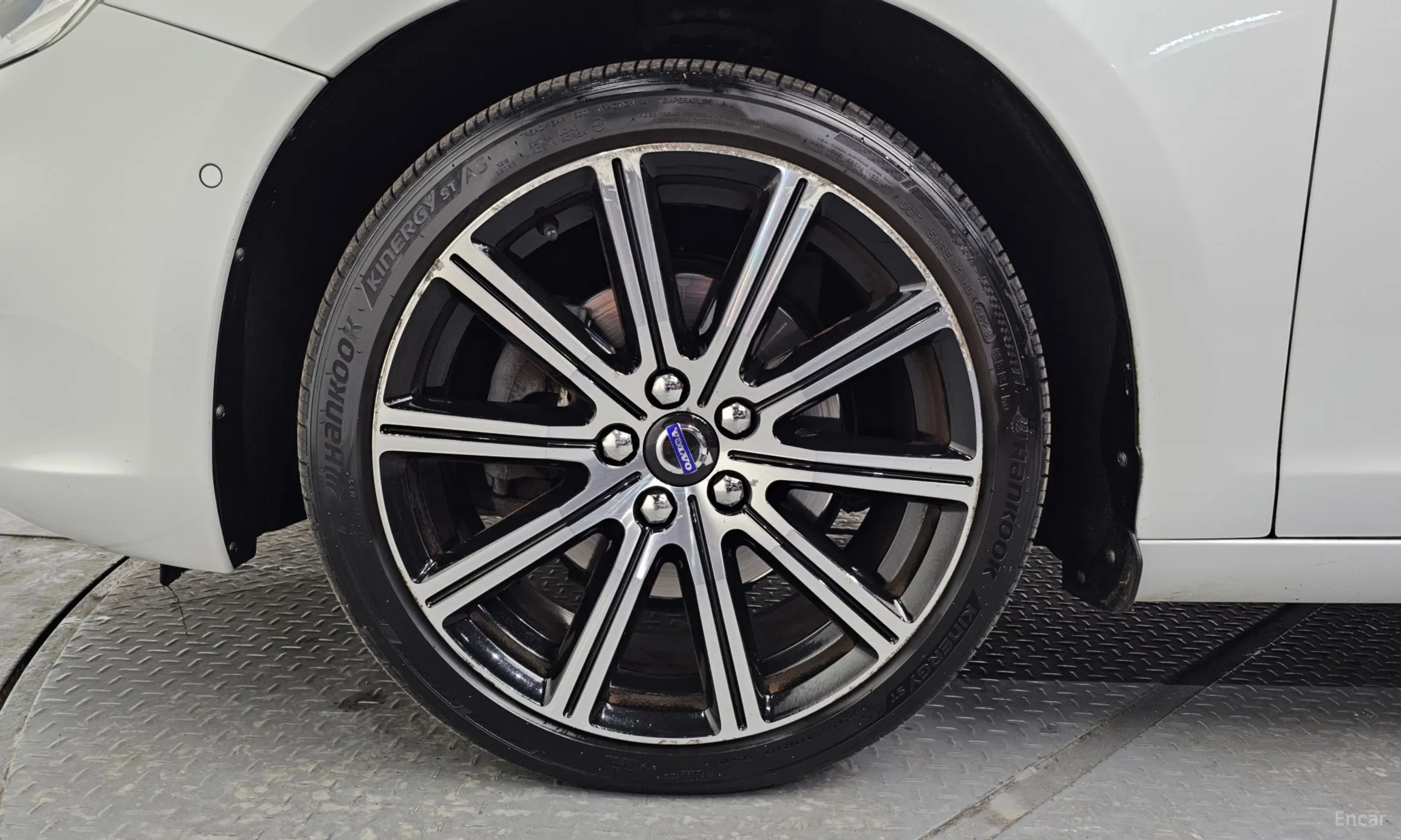 Volvo S60 превью 5