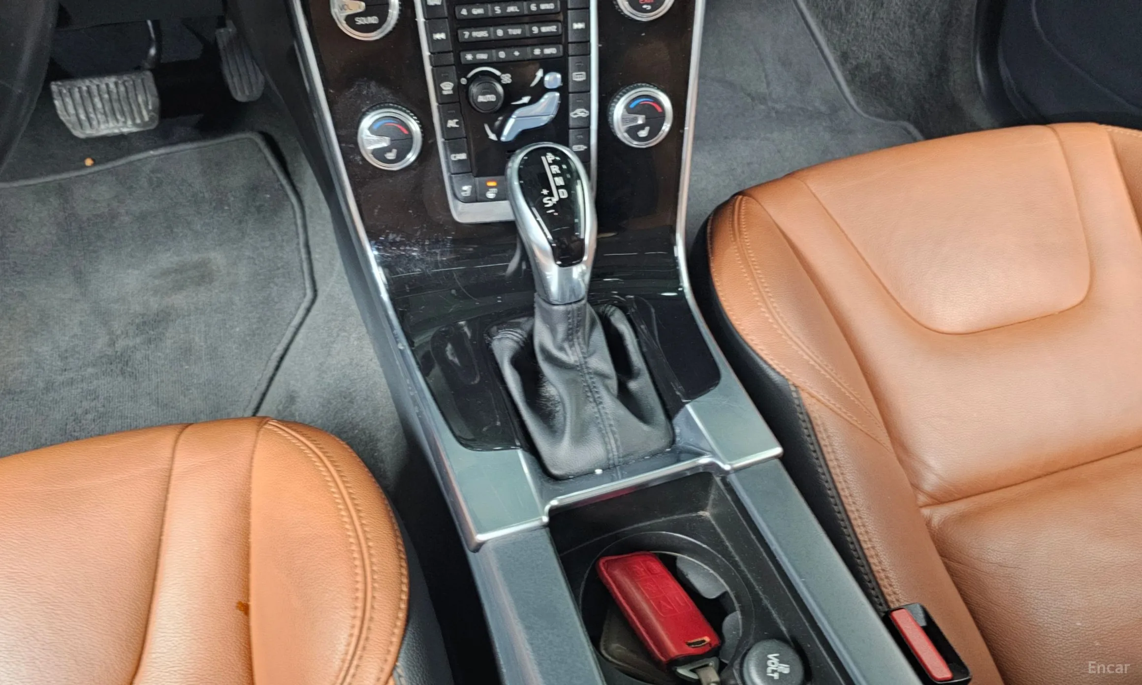 Volvo S60 превью 9