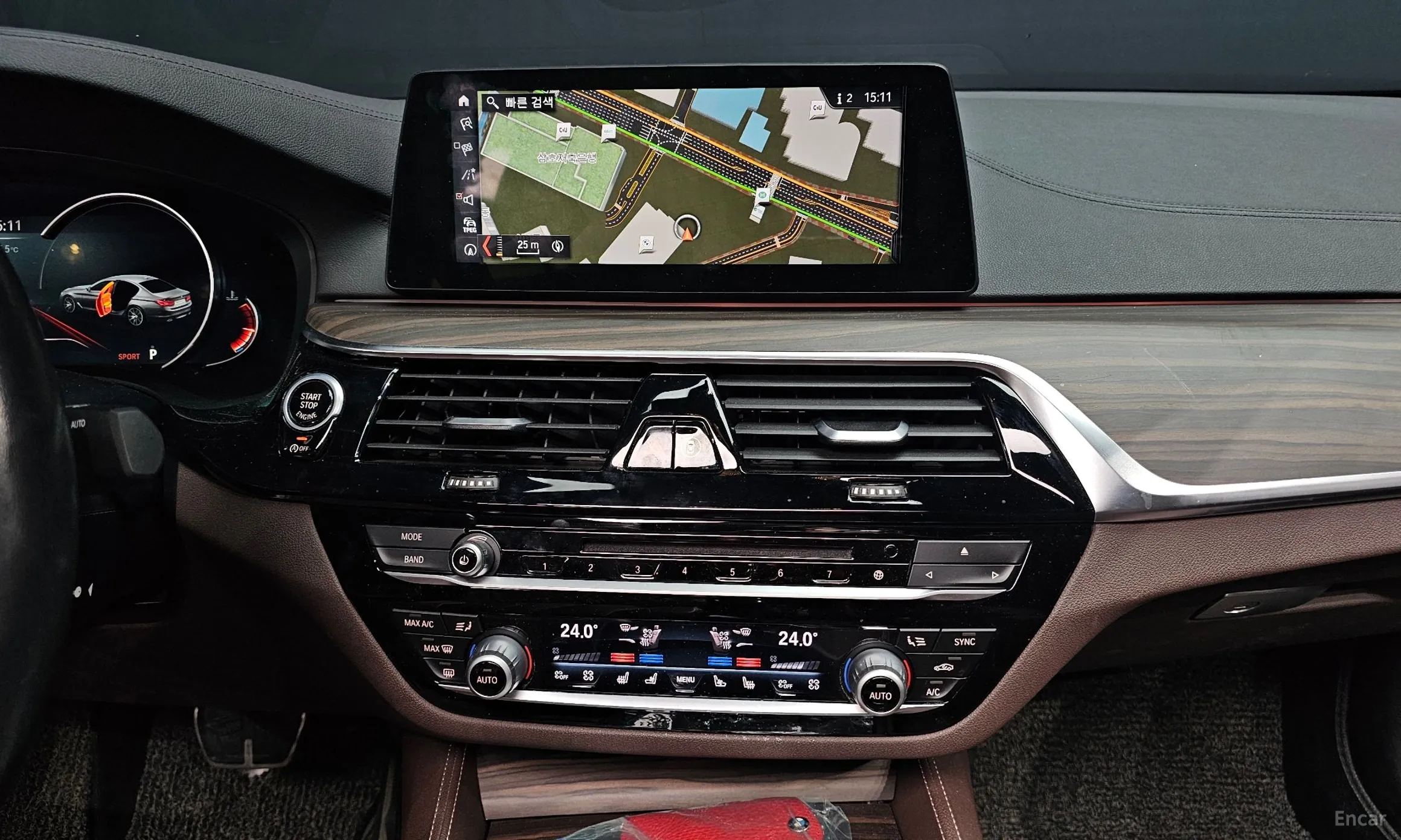 BMW 5 Series (G30) превью 14