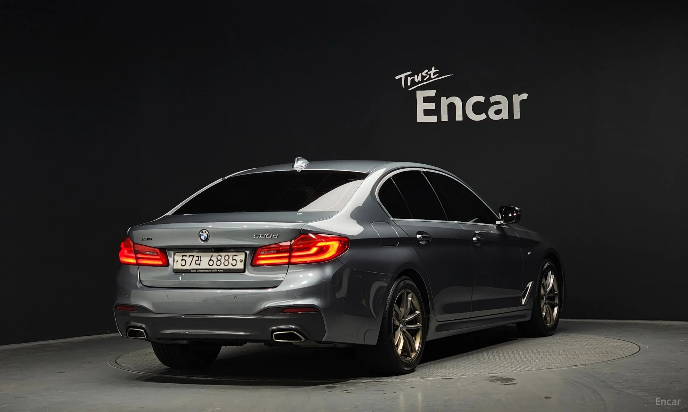 BMW 5 Series (G30) превью 2