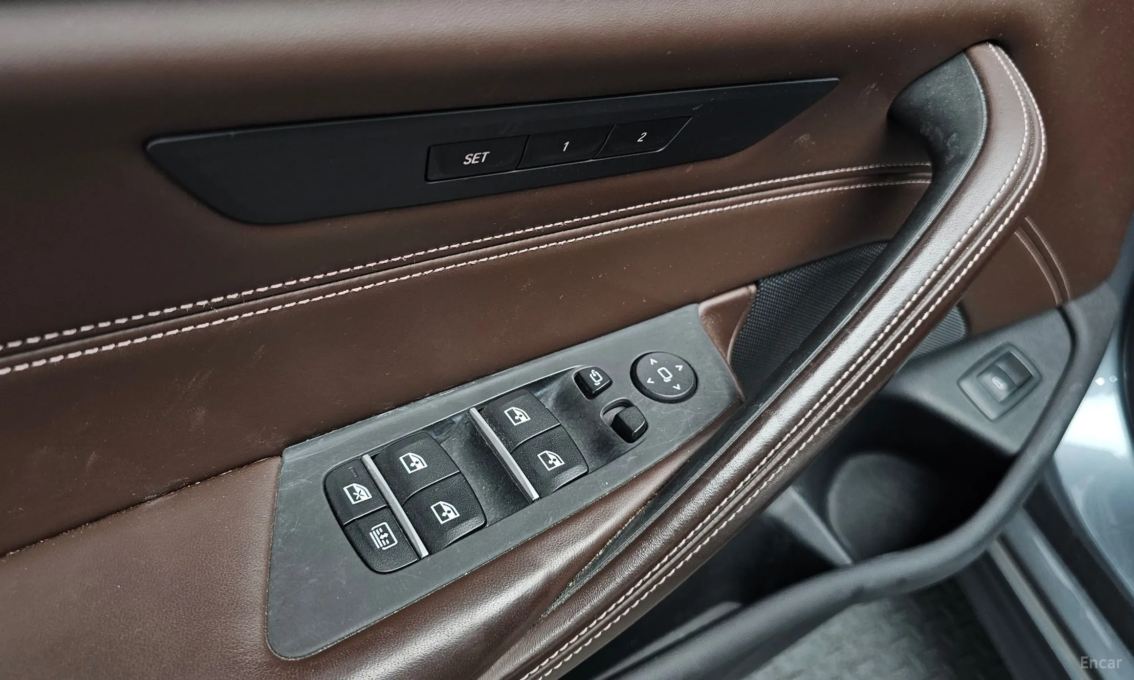 BMW 5 Series (G30) превью 17