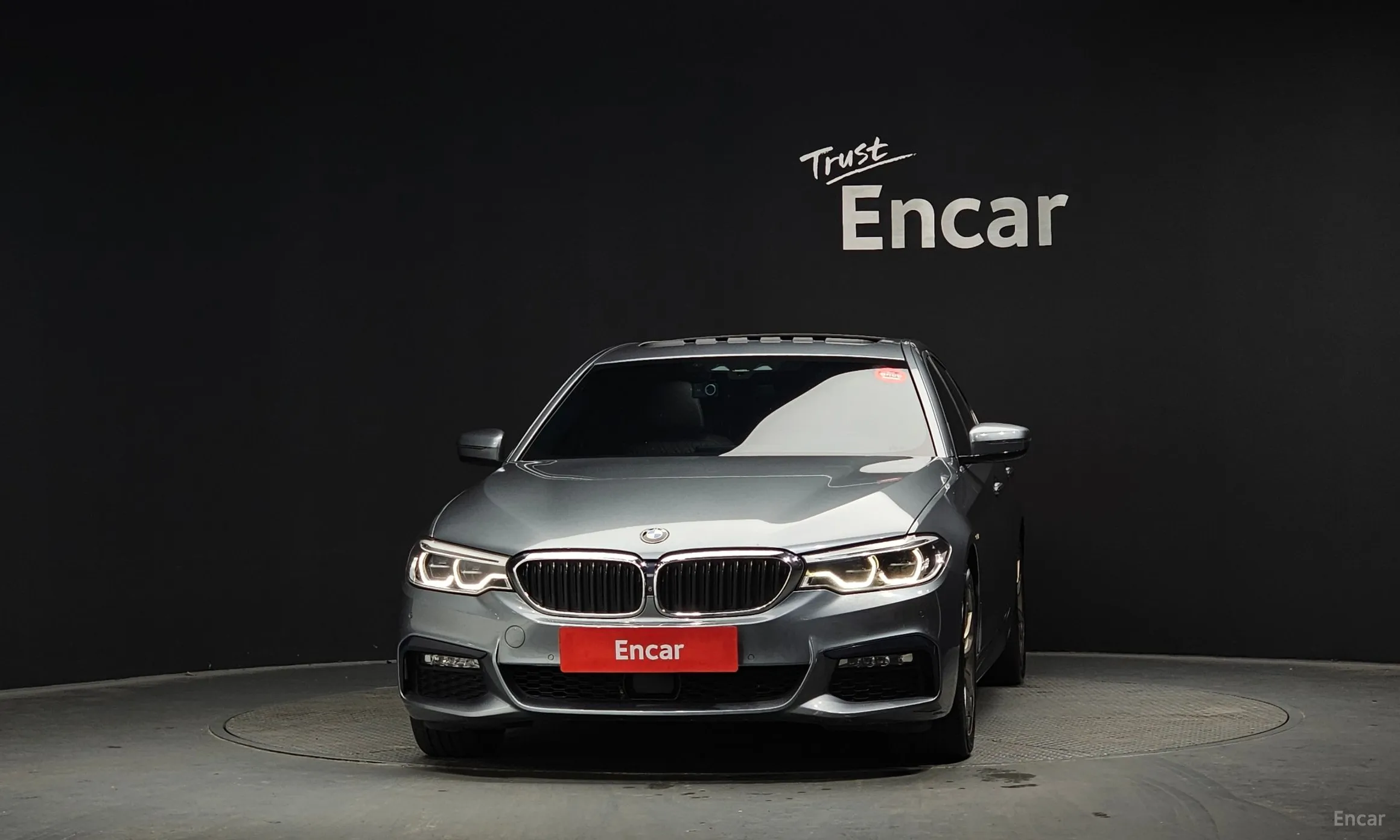 BMW 5 Series (G30) превью 3