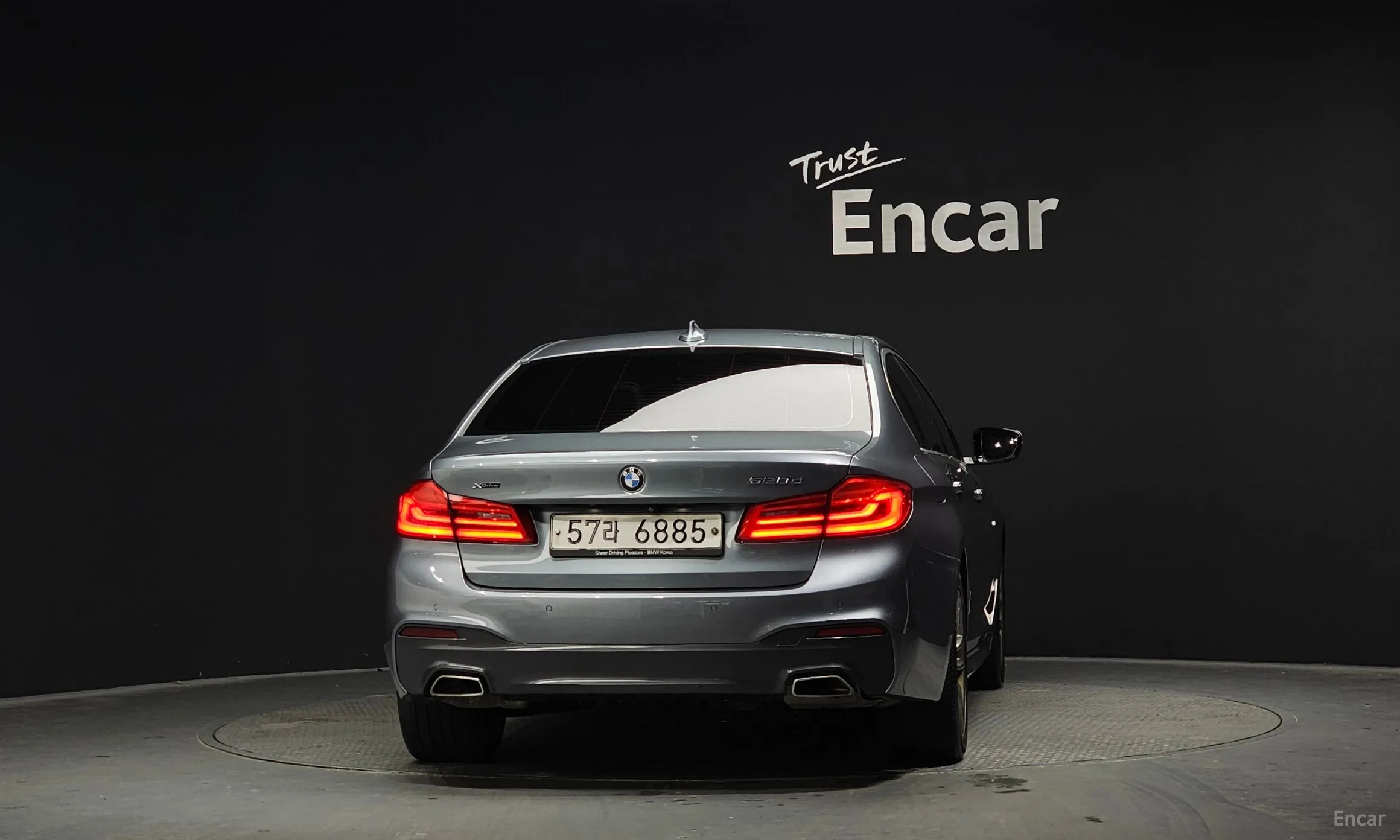 BMW 5 Series (G30) превью 4
