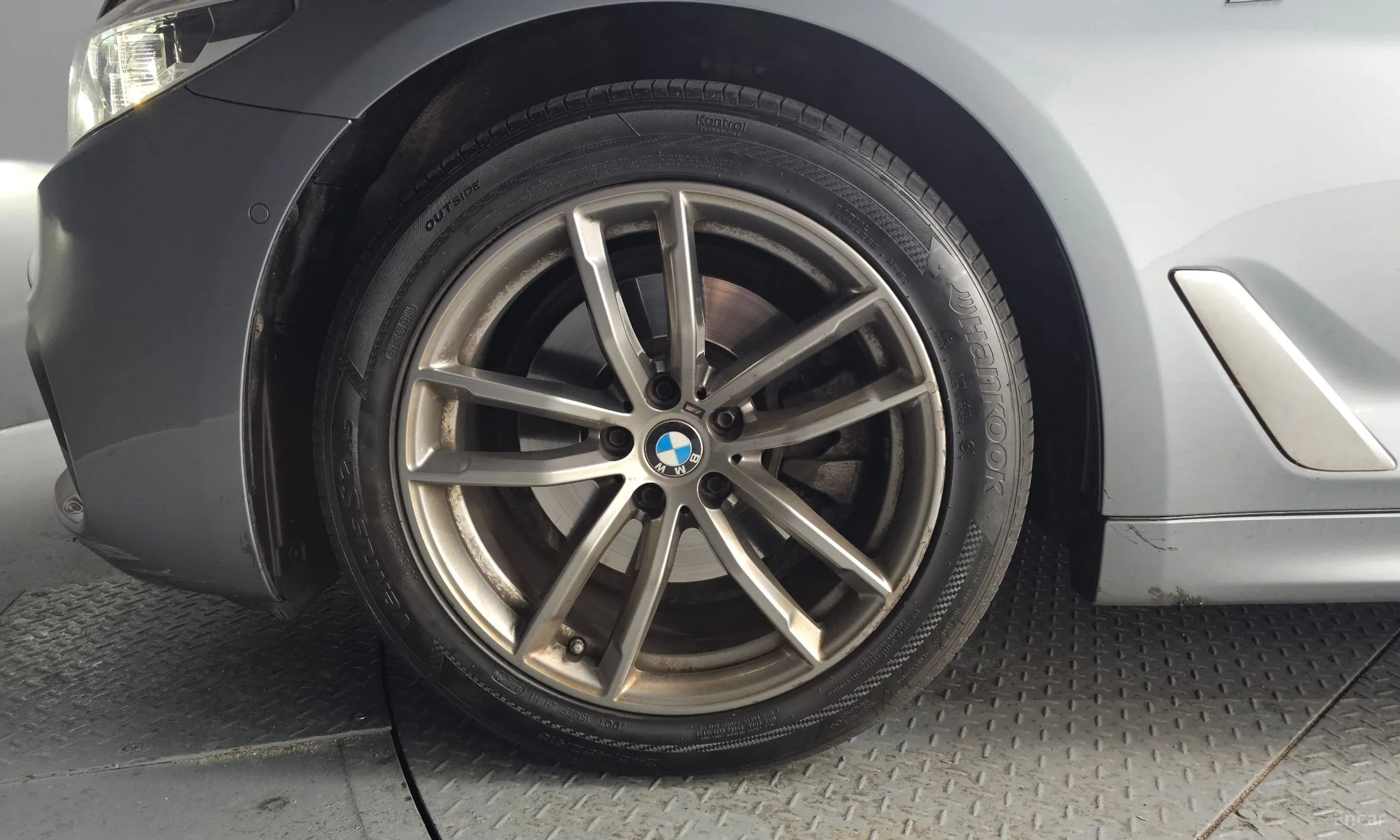 BMW 5 Series (G30) превью 5