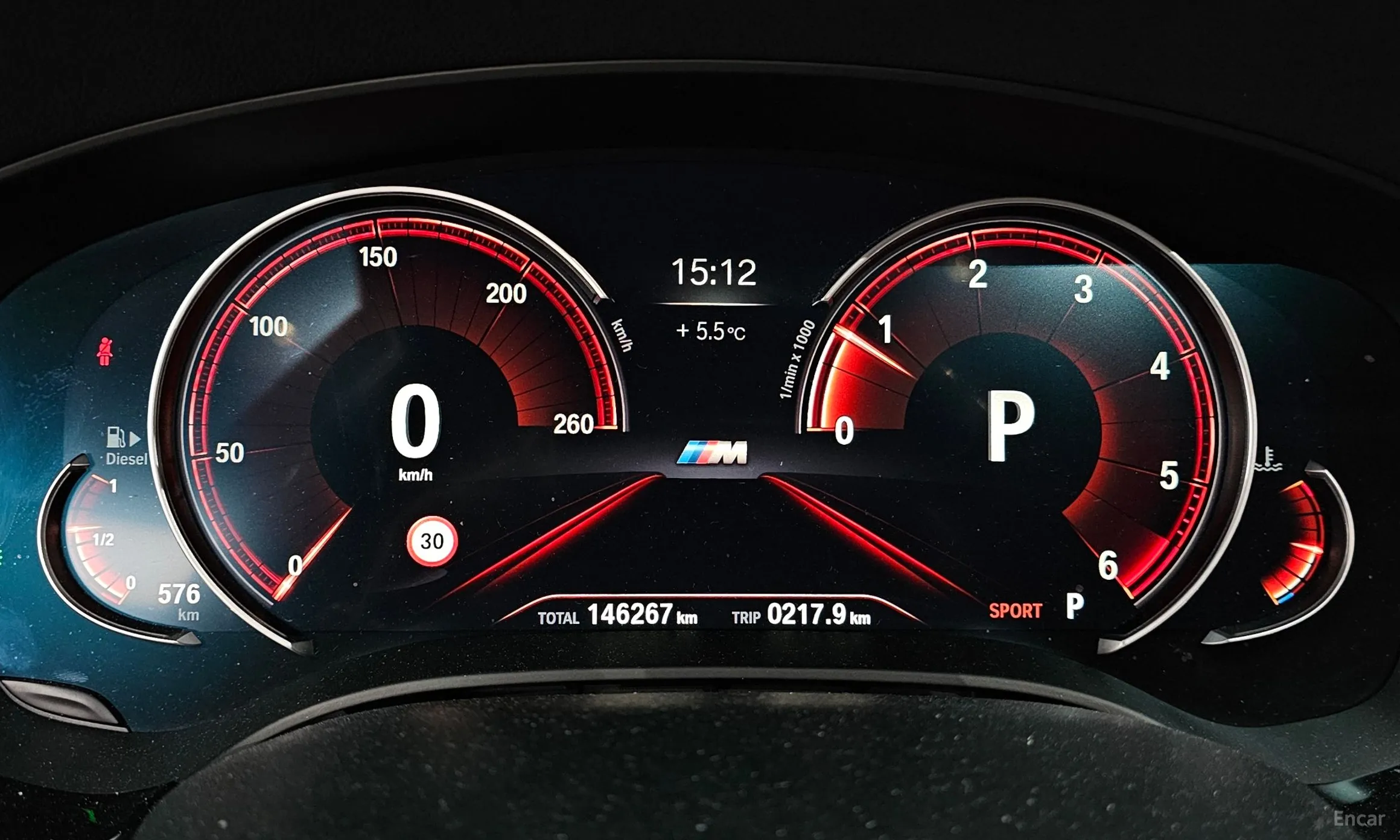 BMW 5 Series (G30) превью 8