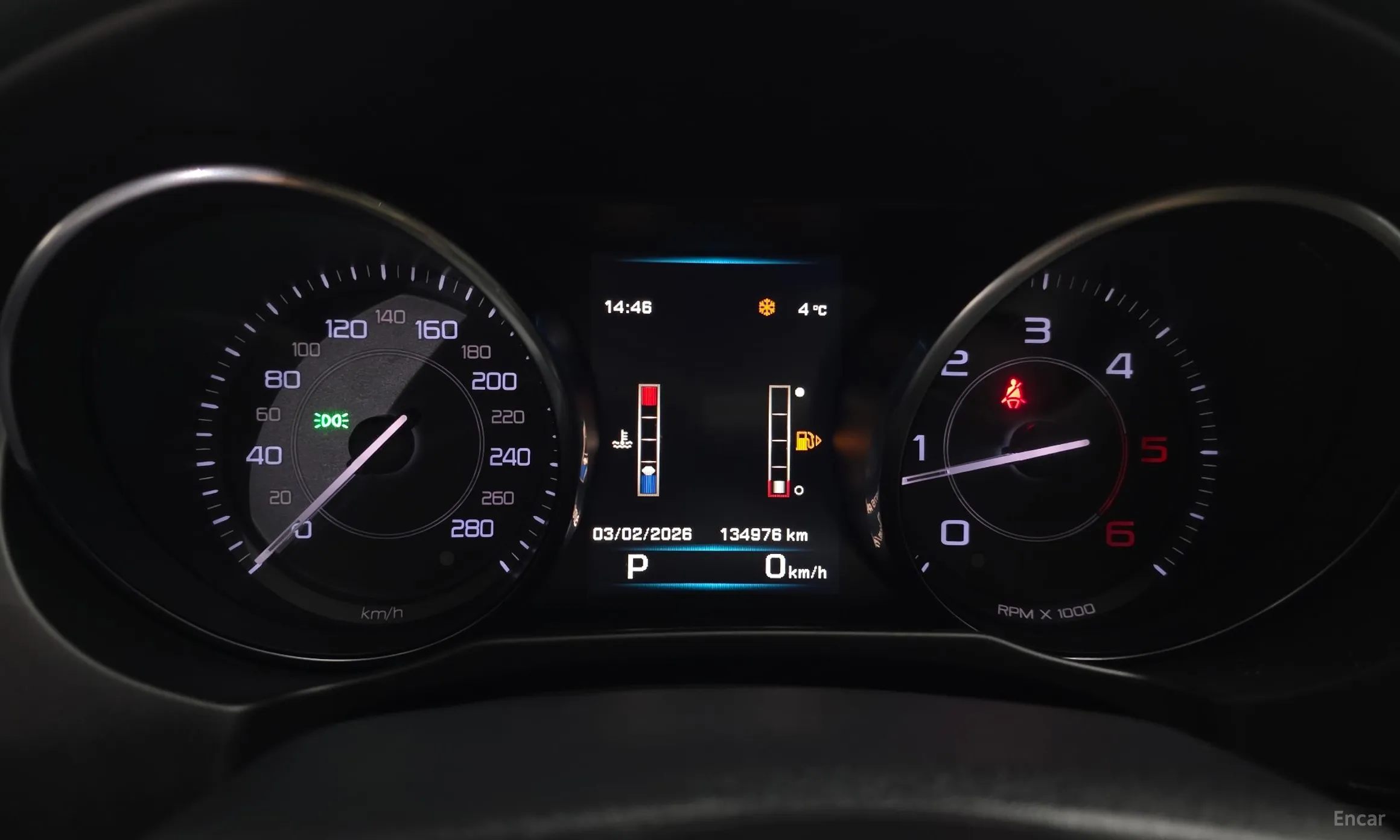 Jaguar XE превью 8