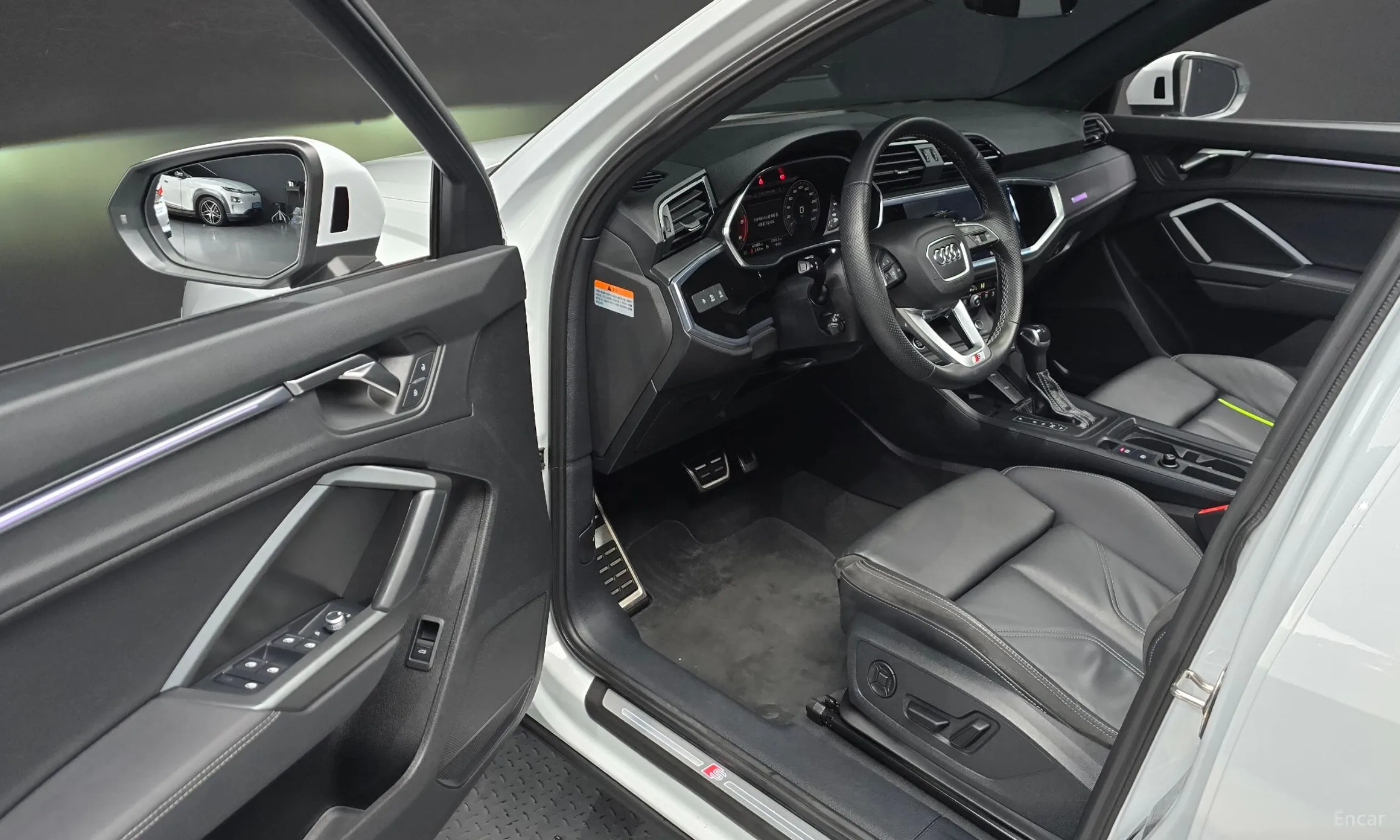 Audi Q3 (F3) превью 11