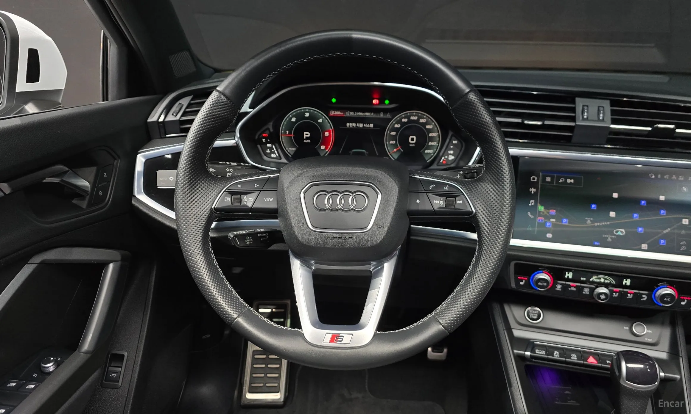 Audi Q3 (F3) превью 13