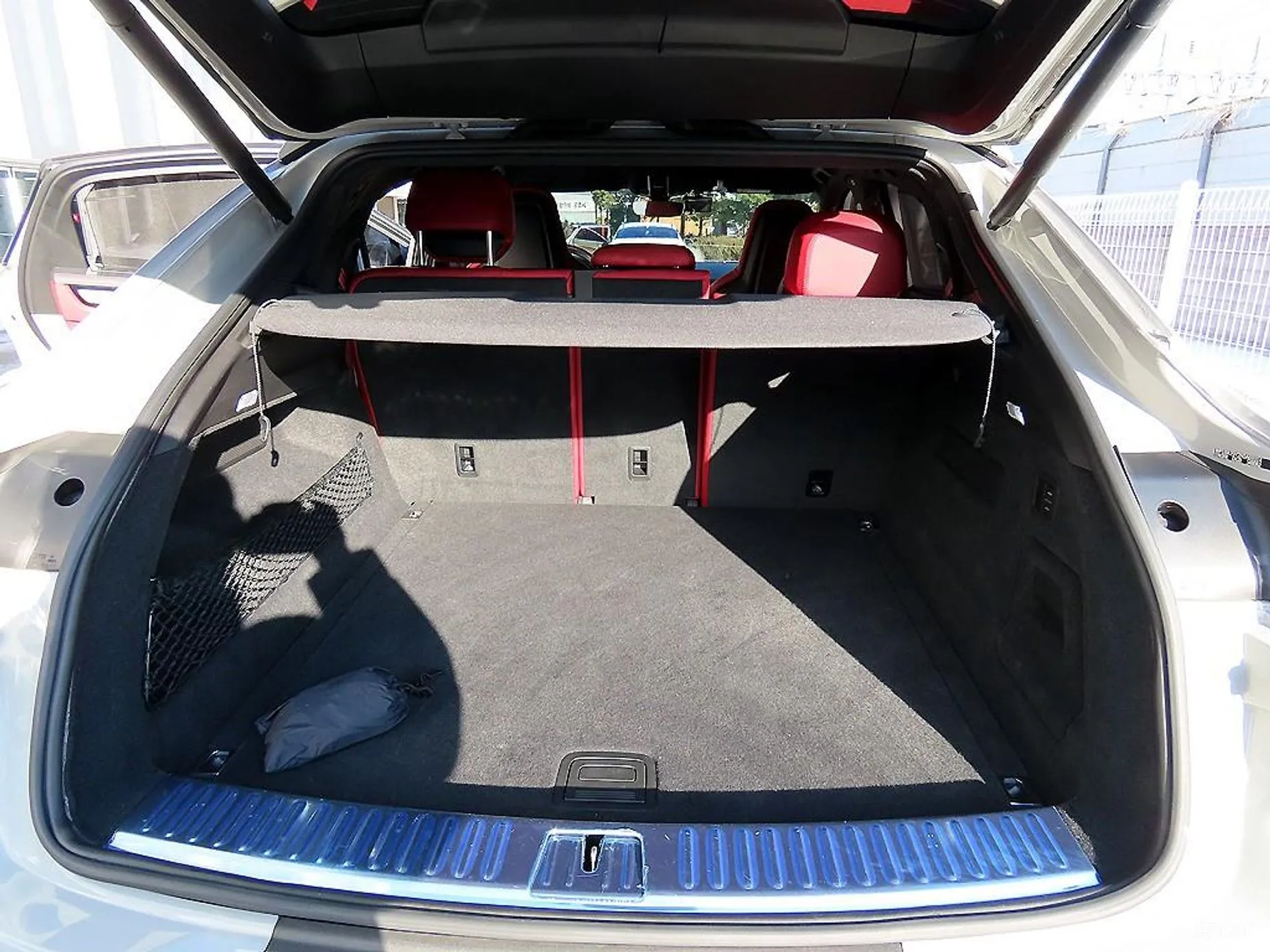 Porsche Cayenne (PO536) превью 17