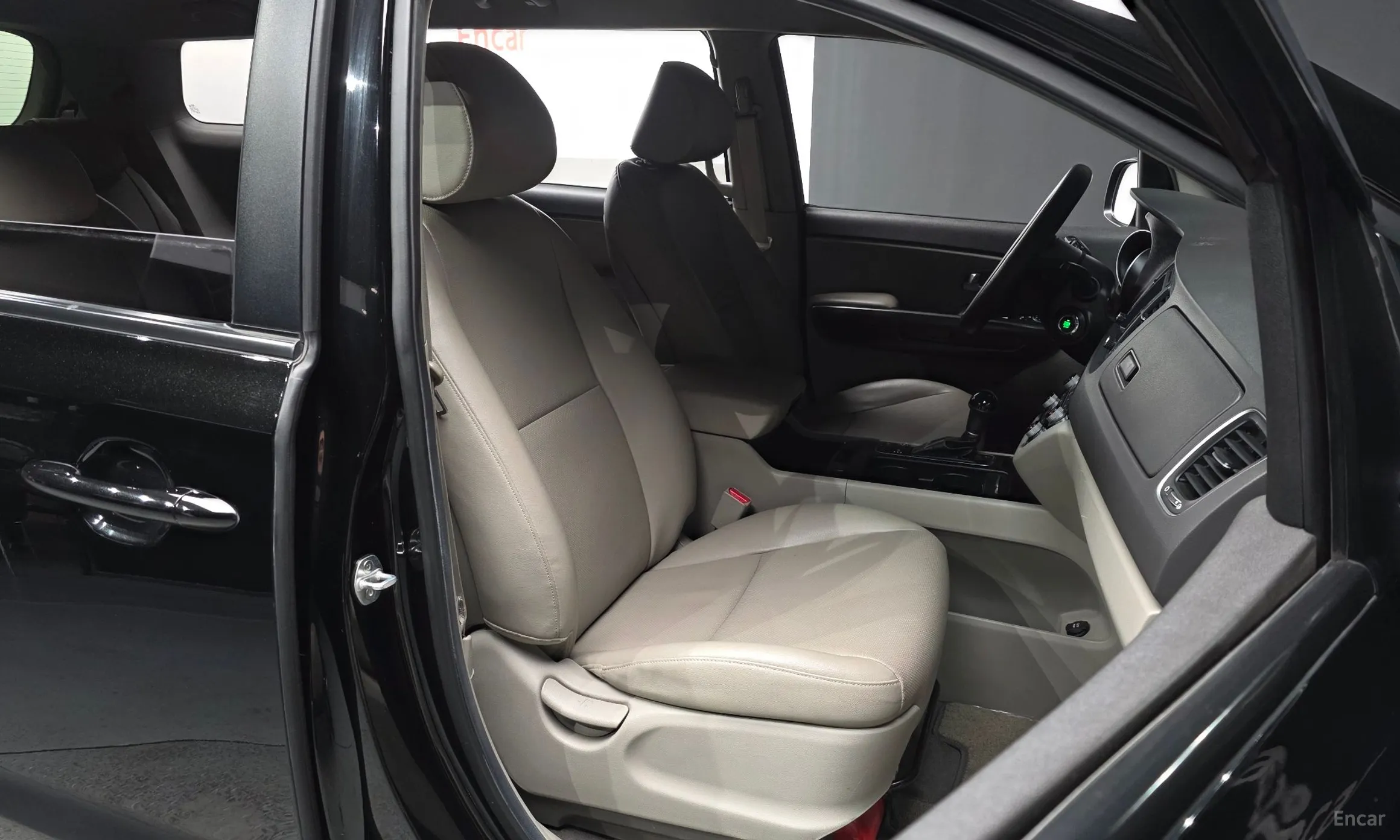 Kia Carnival превью 10