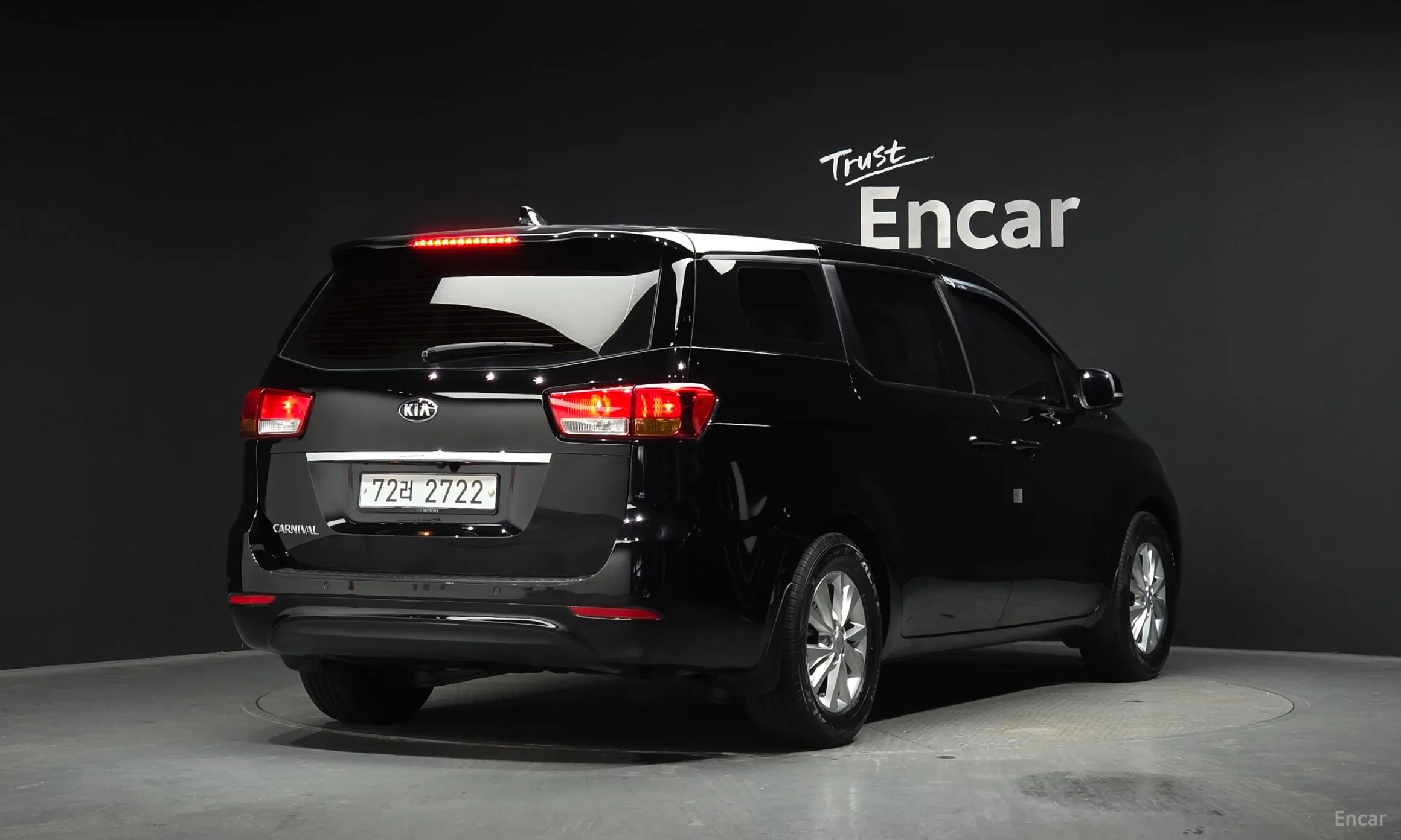 Kia Carnival превью 2