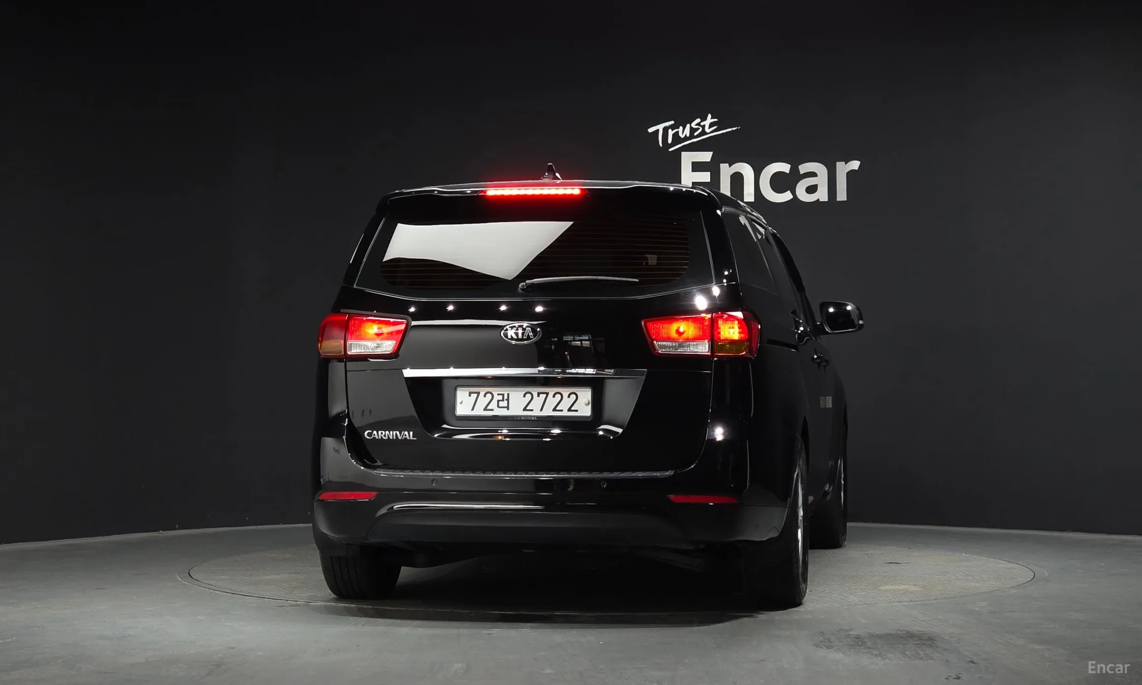 Kia Carnival превью 4