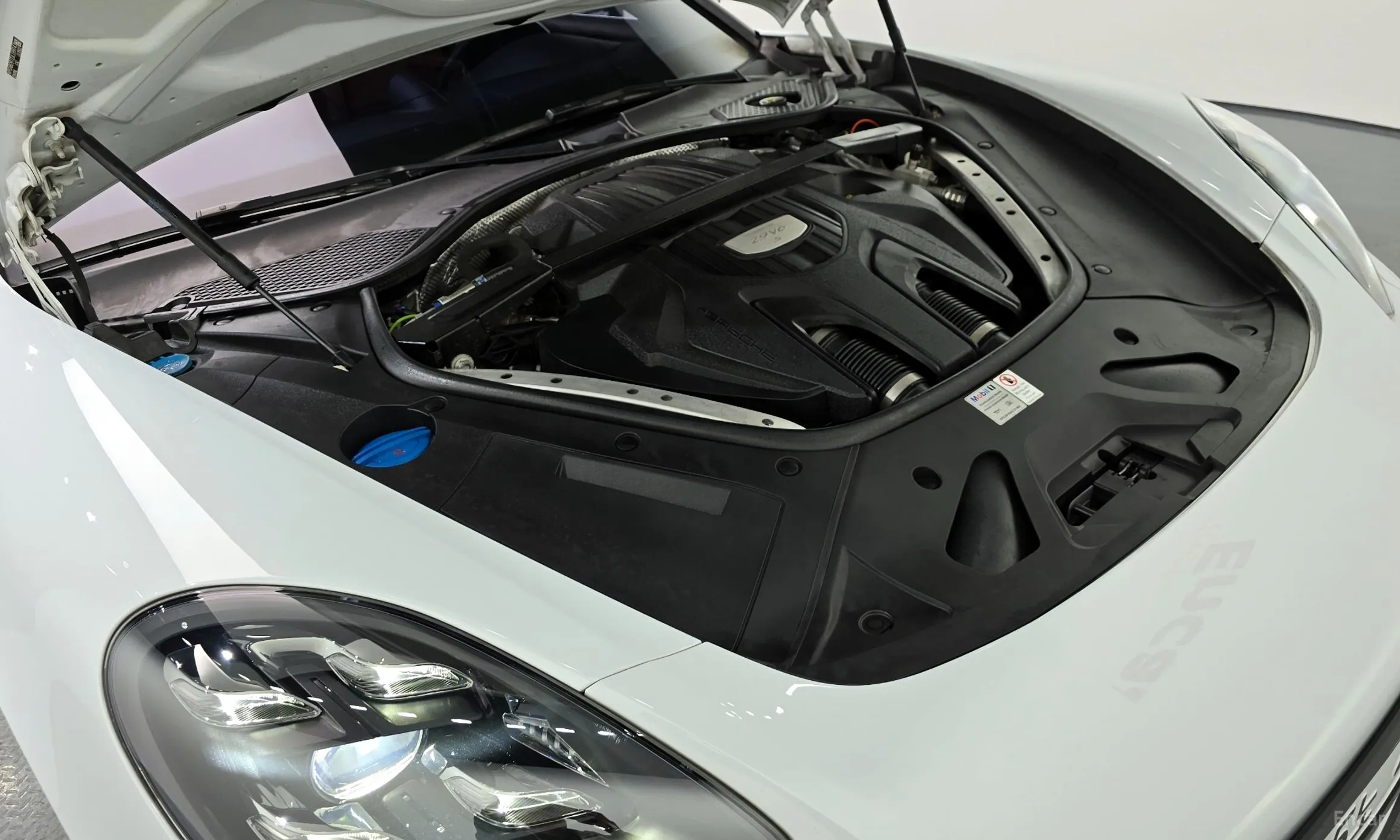 Porsche Panamera (971) превью 6