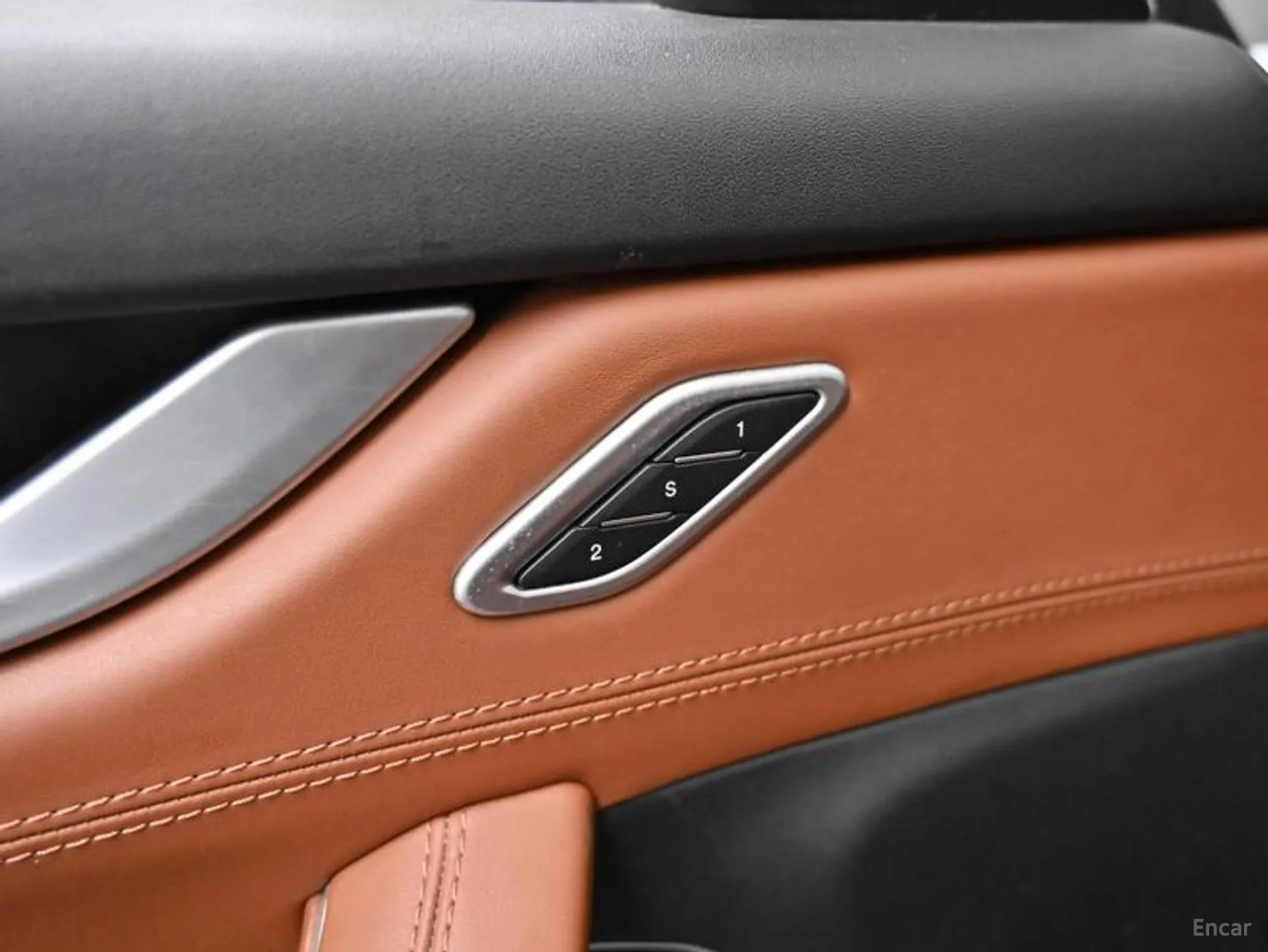 Maserati Levante превью 12