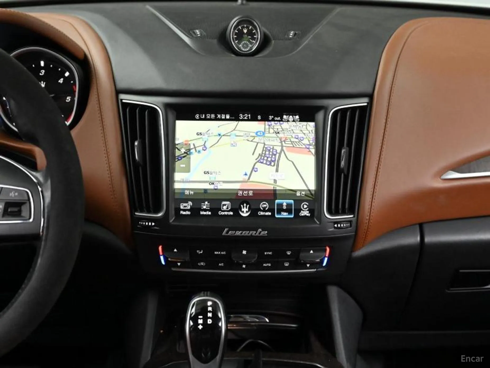 Maserati Levante превью 16
