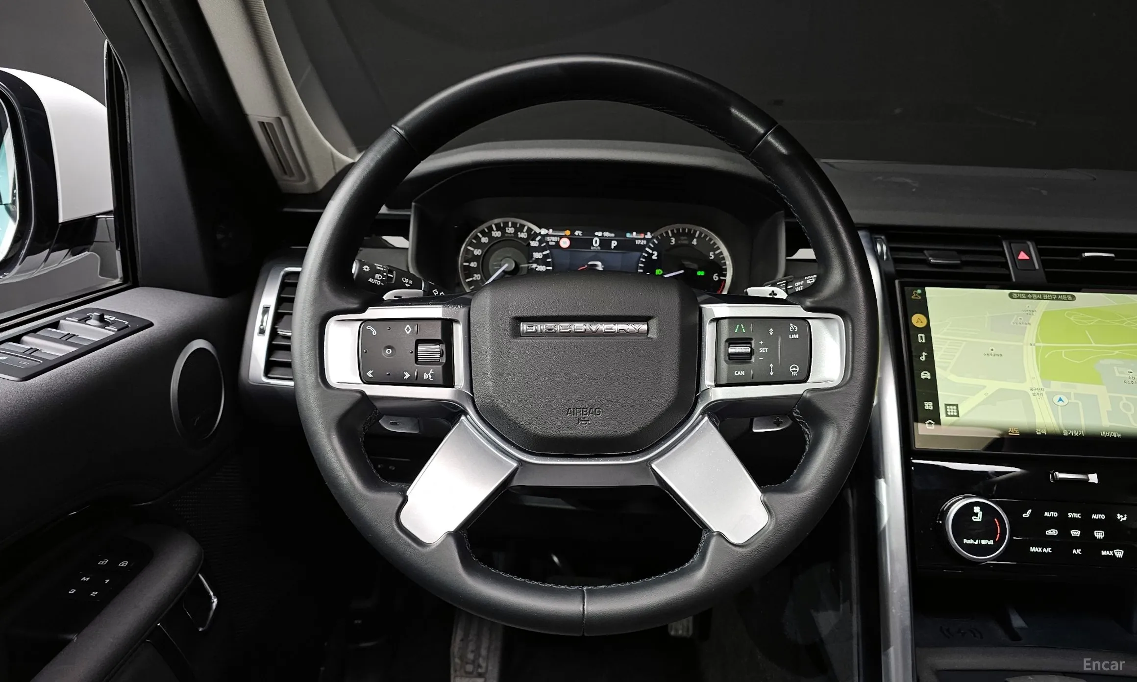 Land Rover Discovery 5 превью 13