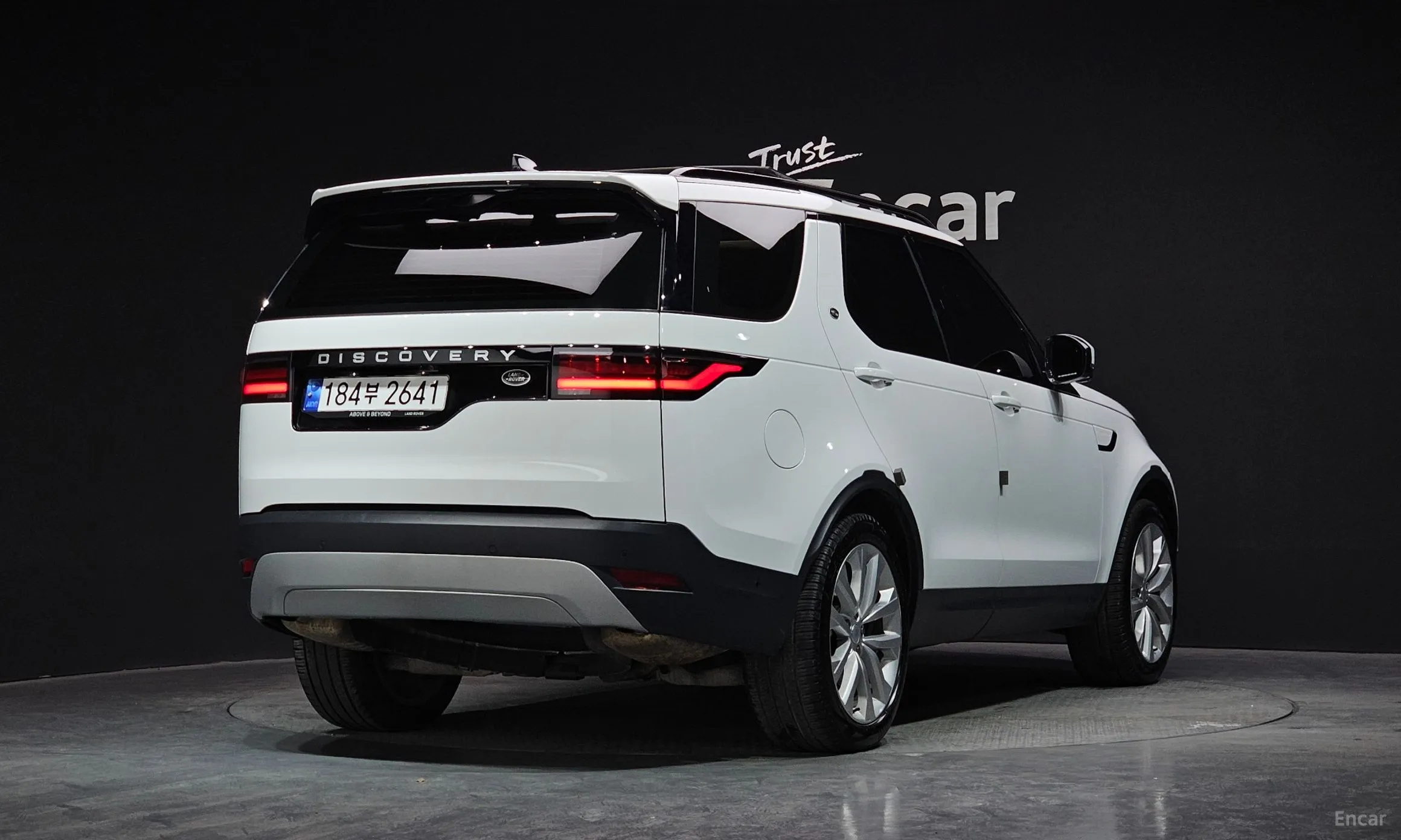 Land Rover Discovery 5 превью 2