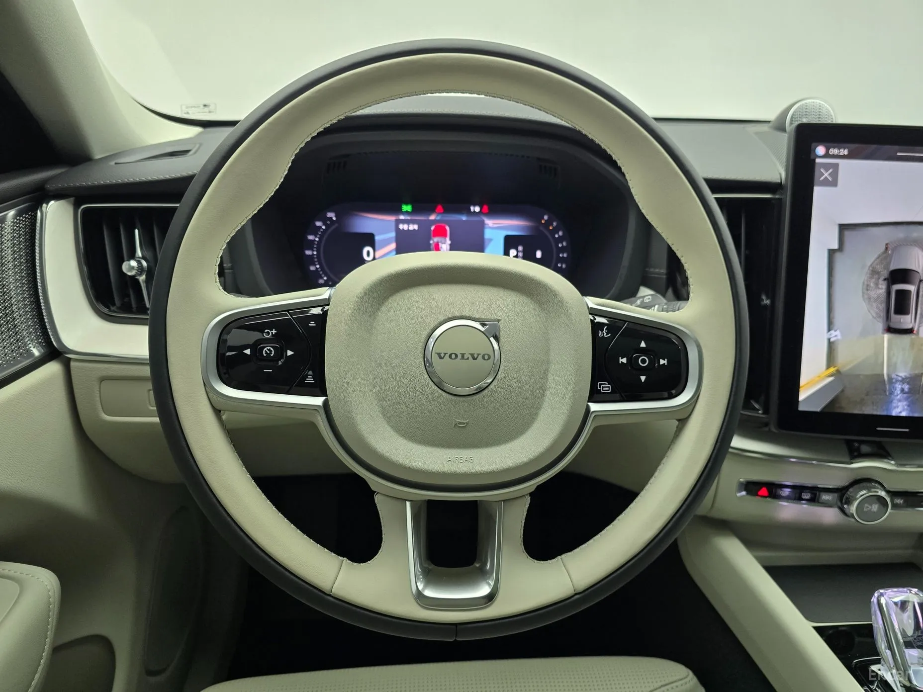 Volvo XC60 Gen 2 превью 12