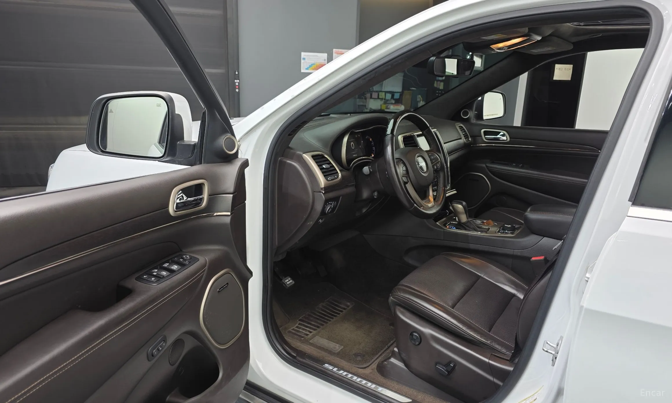 Jeep Grand Cherokee превью 10