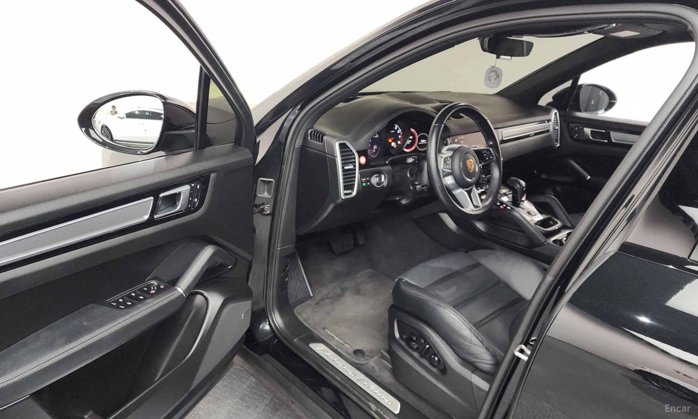 Porsche Cayenne (PO536) превью 10