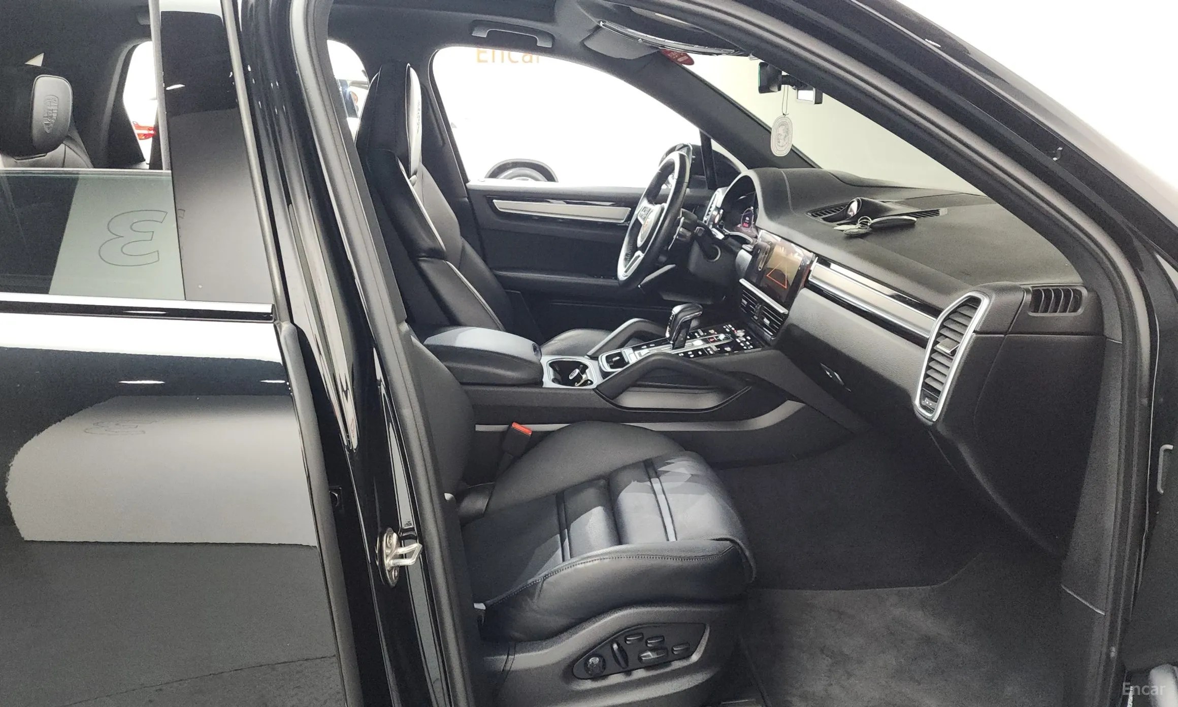 Porsche Cayenne (PO536) превью 11
