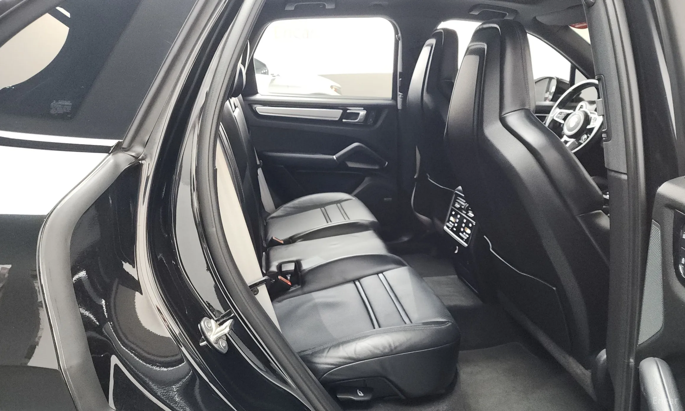 Porsche Cayenne (PO536) превью 12
