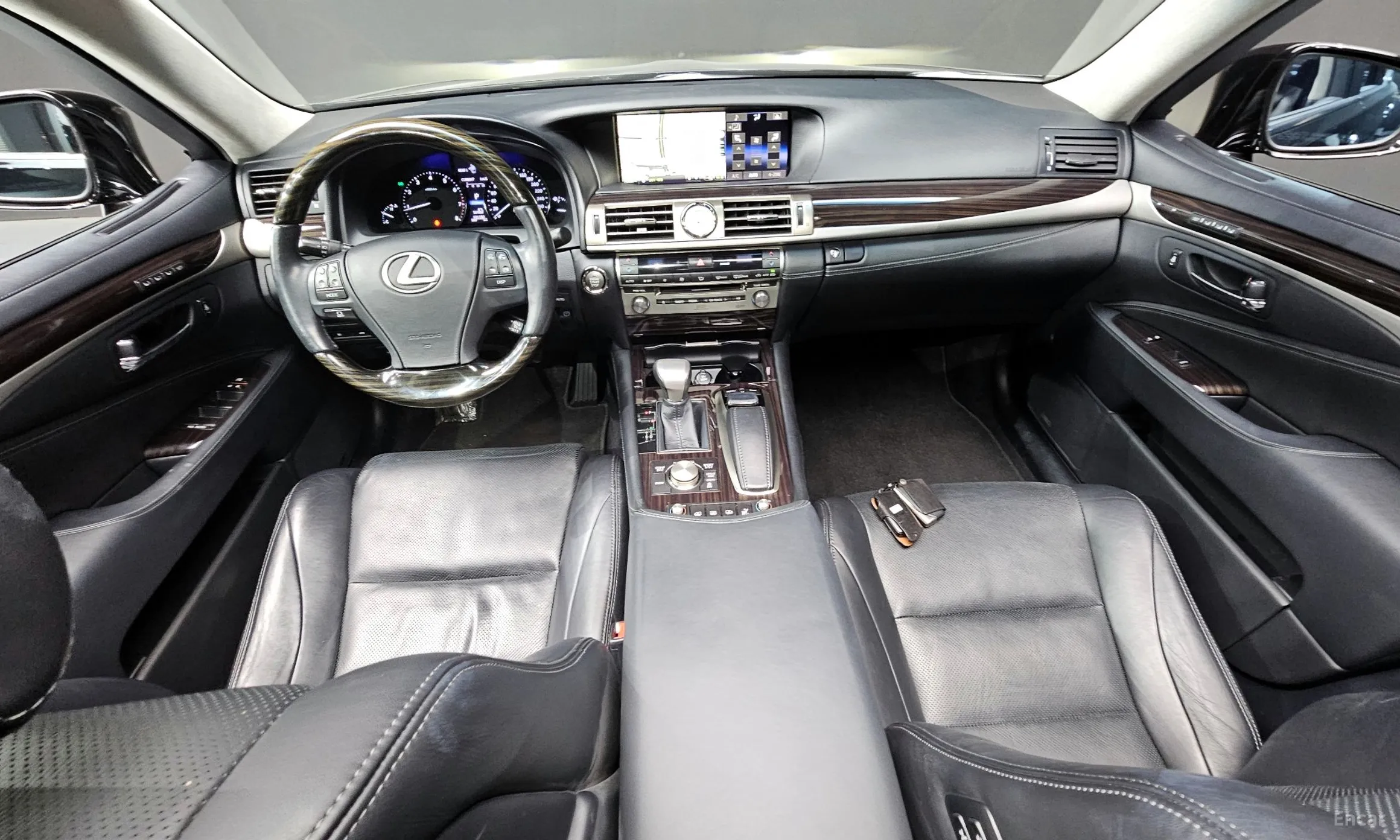 Lexus LS460 превью 7