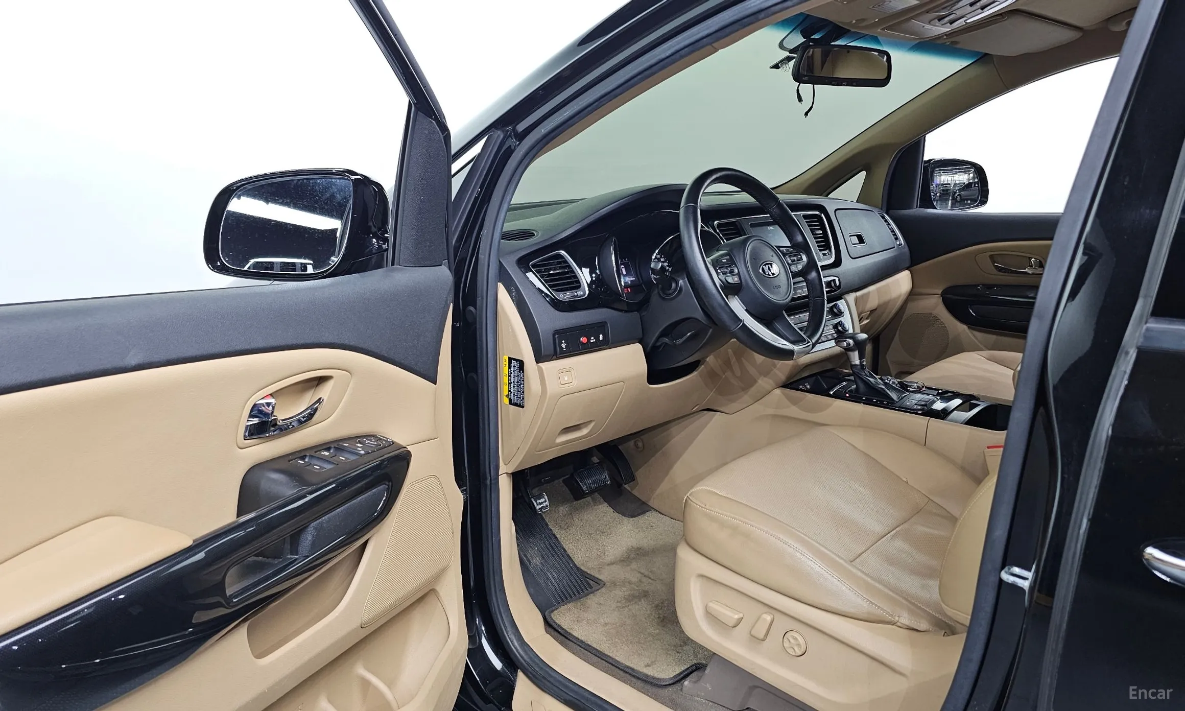 Kia Carnival превью 10