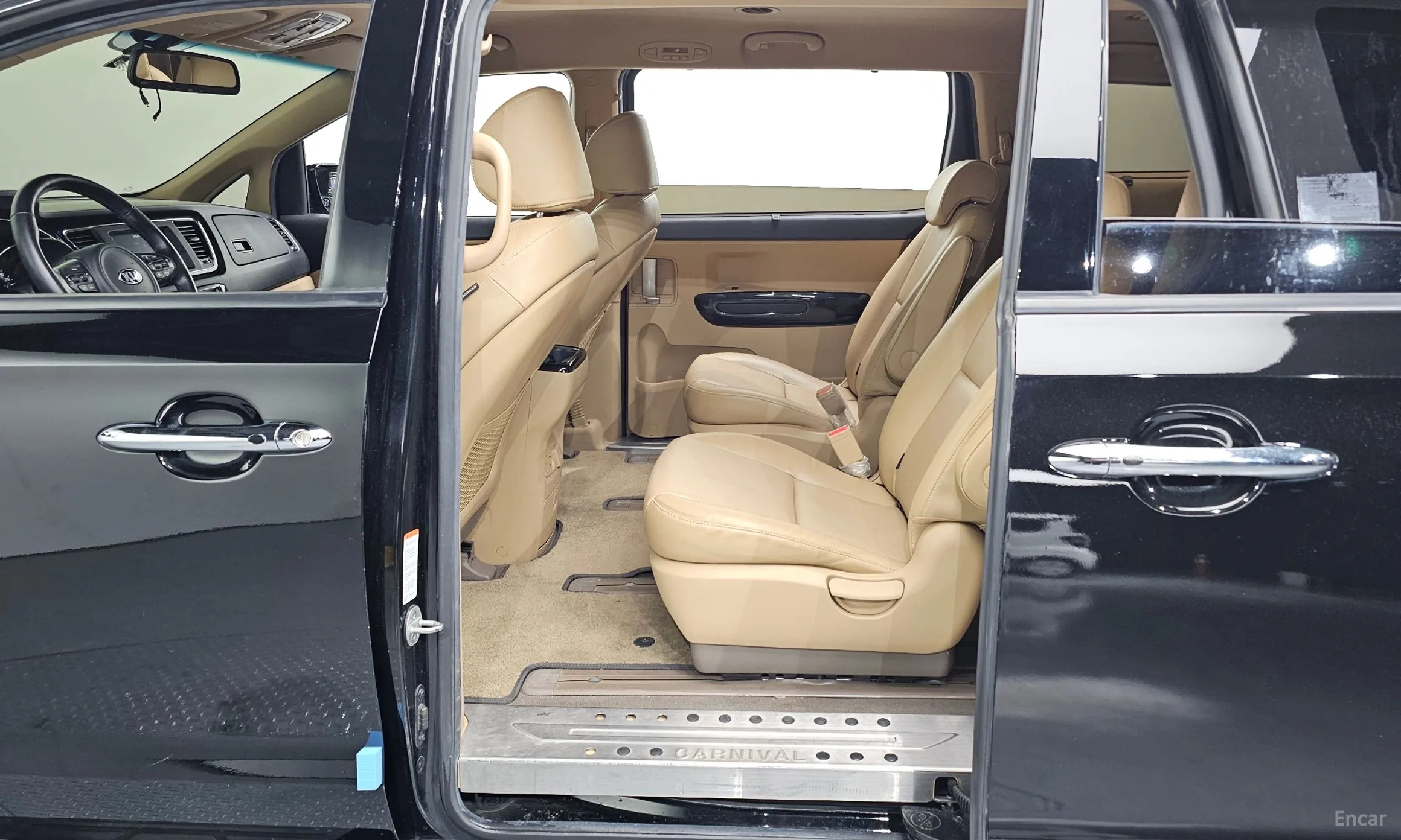 Kia Carnival превью 11