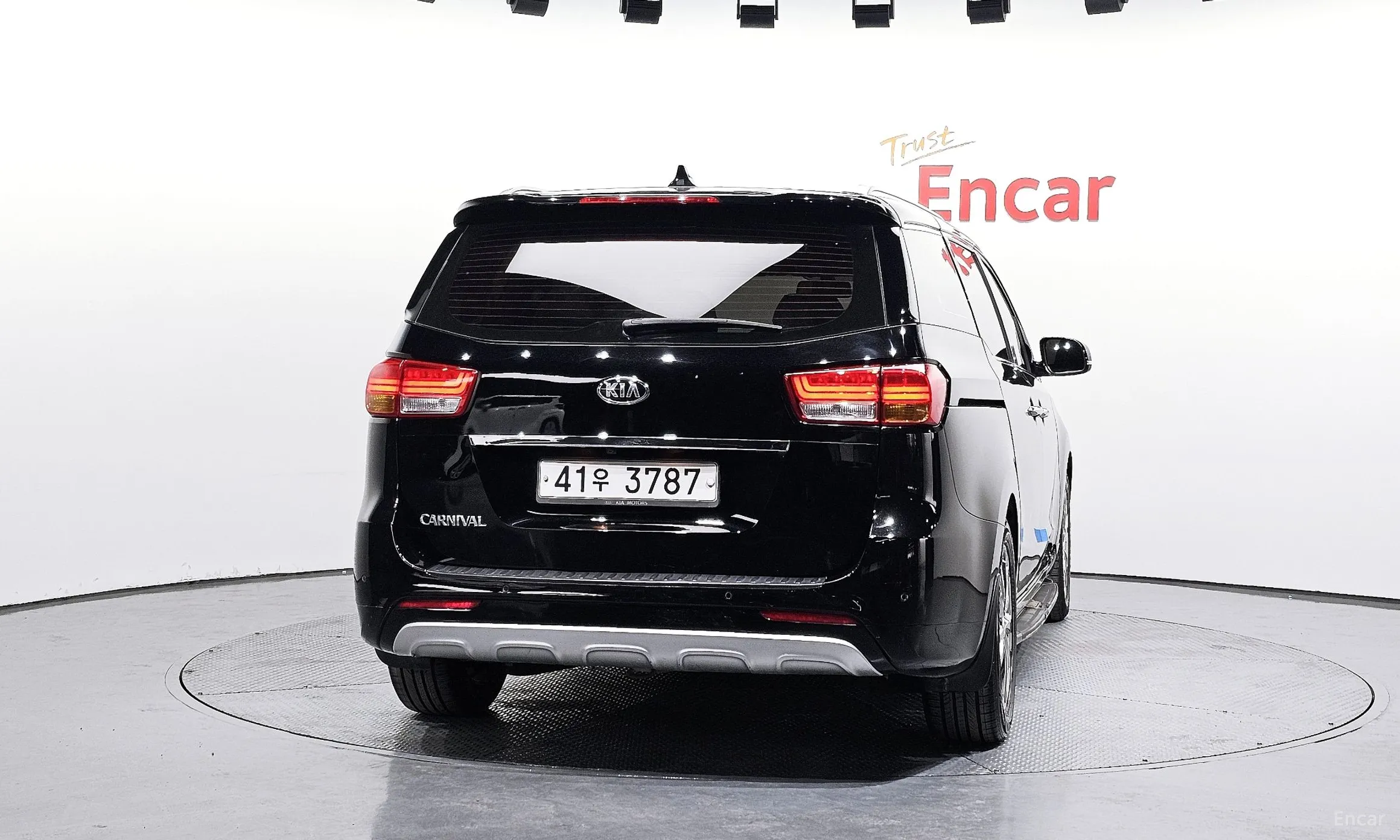 Kia Carnival превью 4