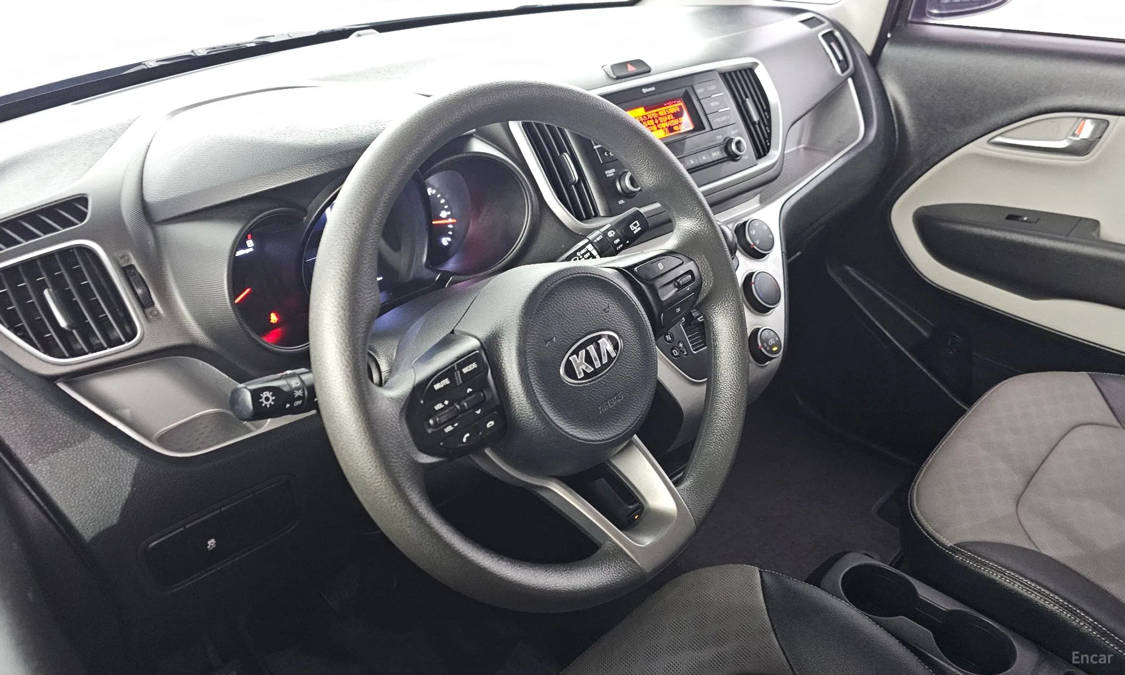 Kia Ray превью 13