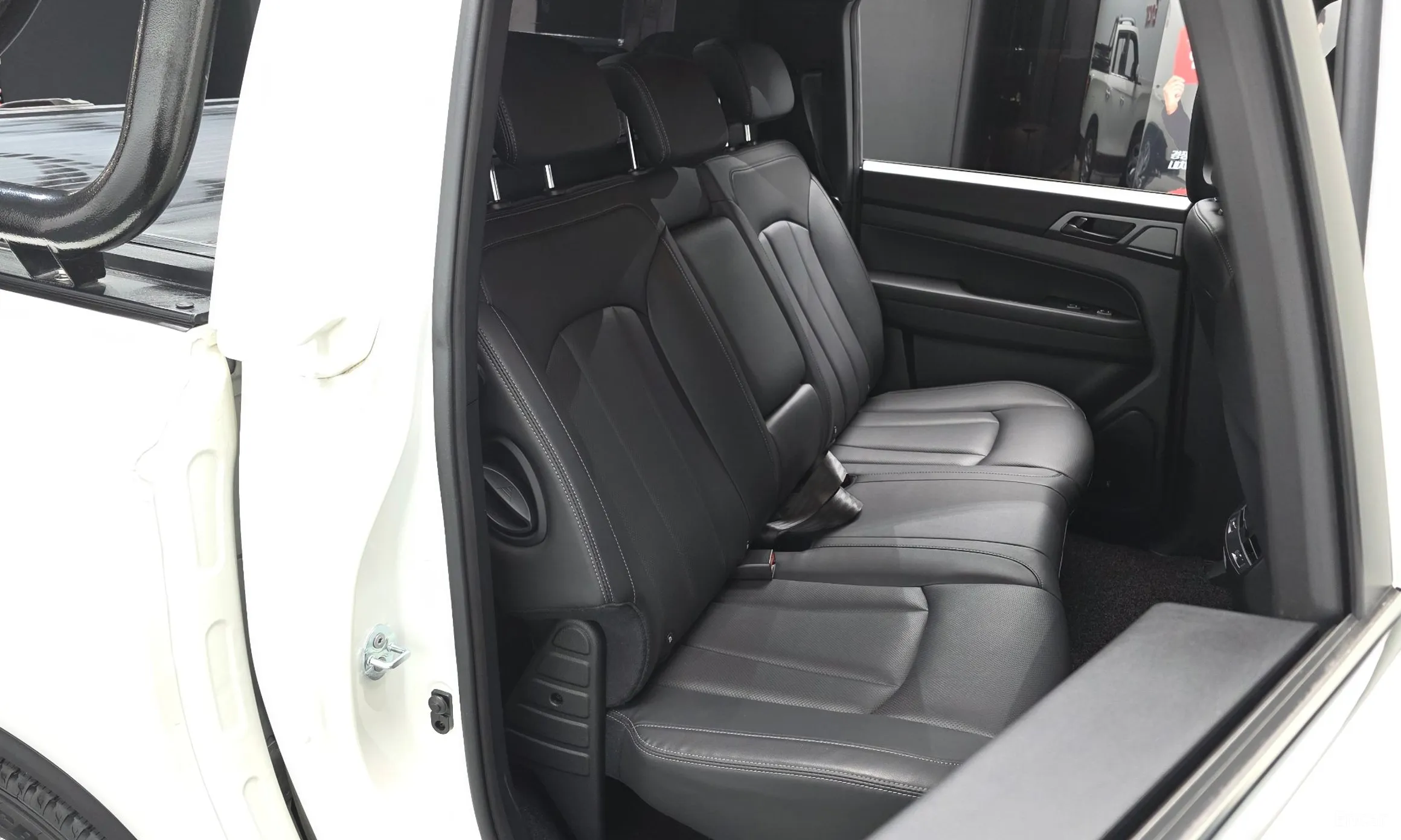 KG Mobility (SsangYong) Rexton Sports превью 11