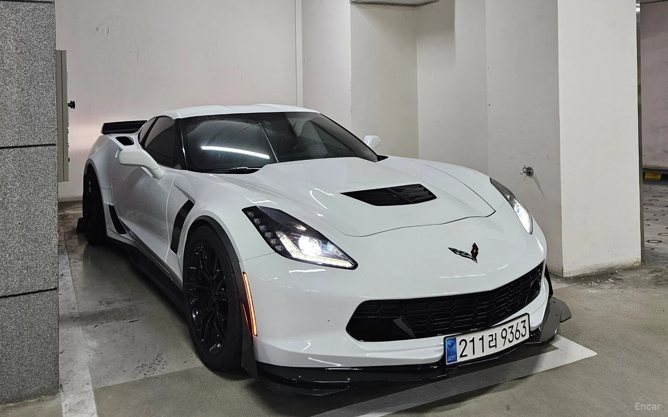 Chevrolet Corvette превью 16