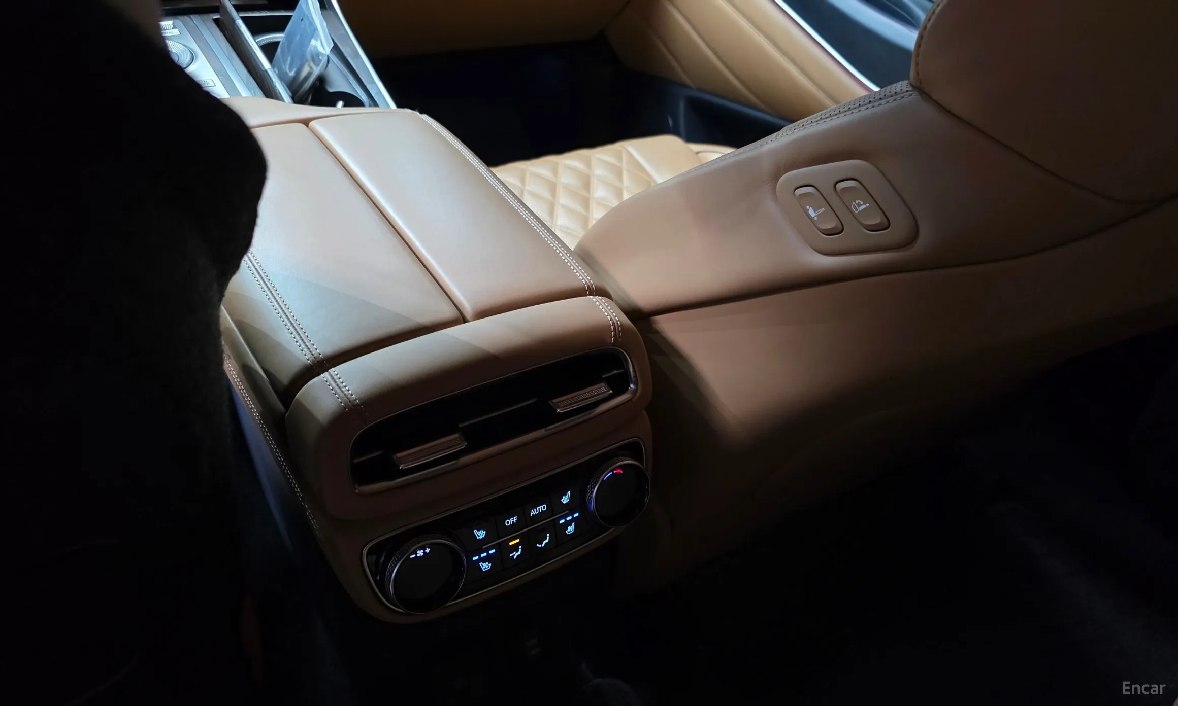 Genesis GV80 превью 18