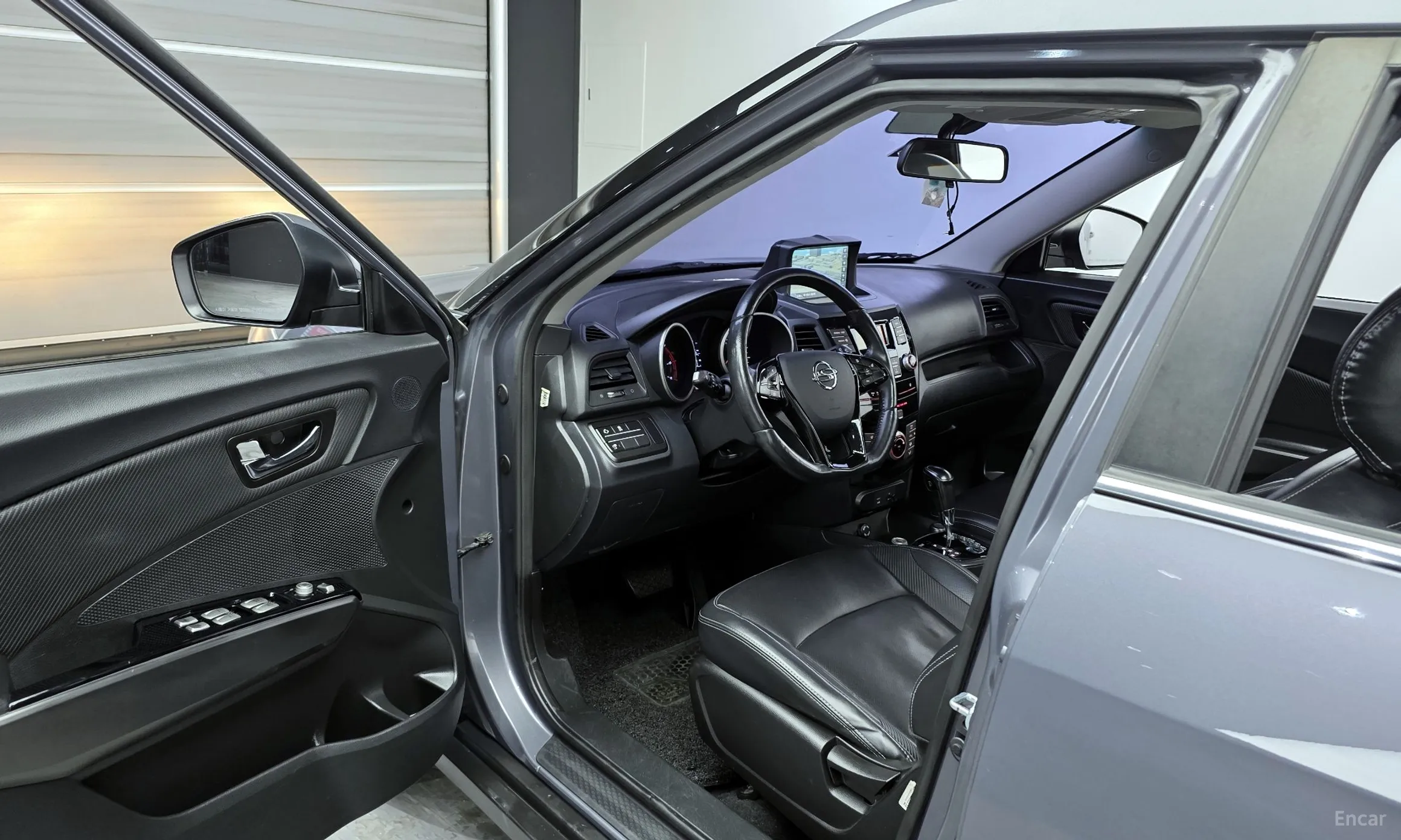 KG Mobility (SsangYong) Tivoli Air превью 10