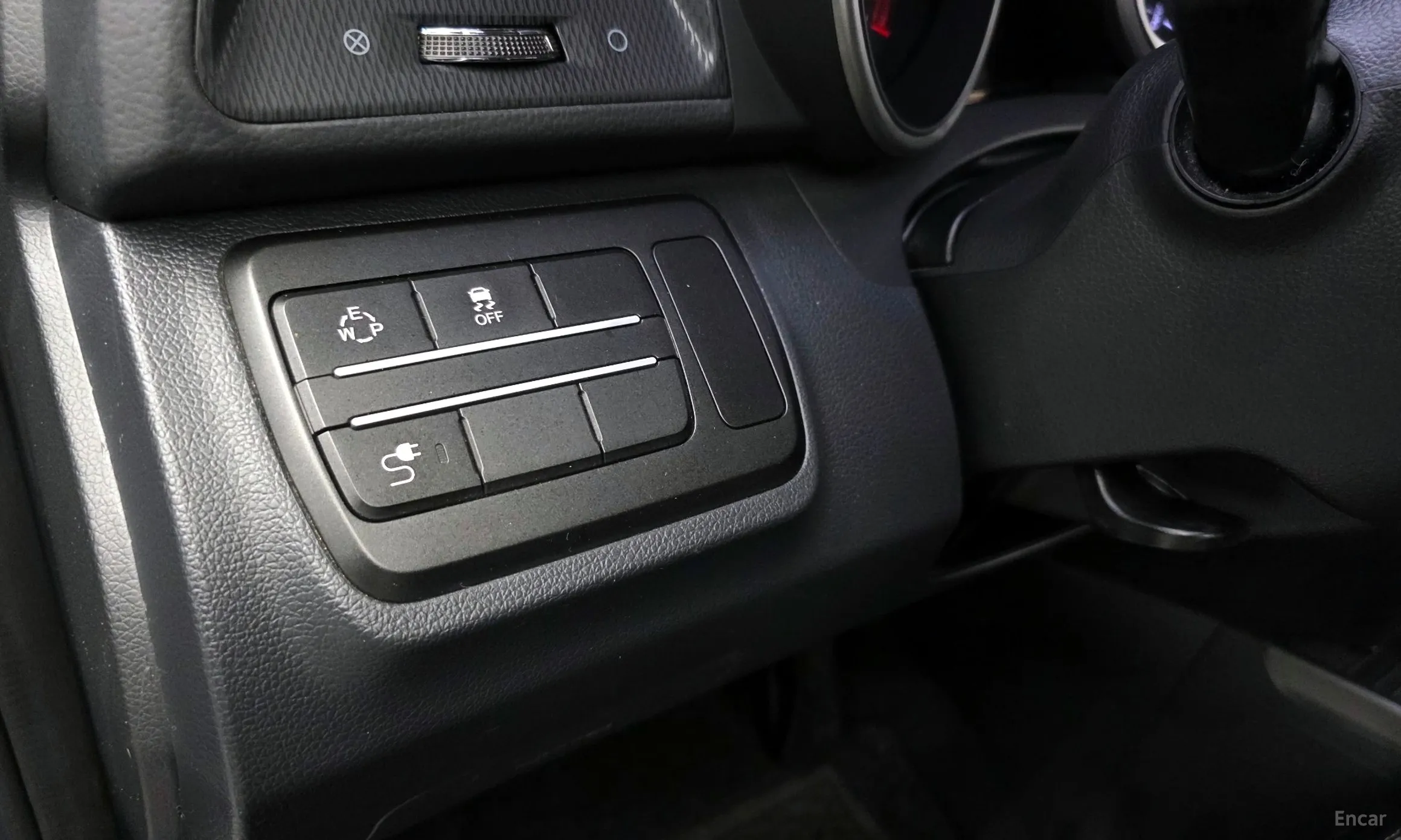 KG Mobility (SsangYong) Tivoli Air превью 15
