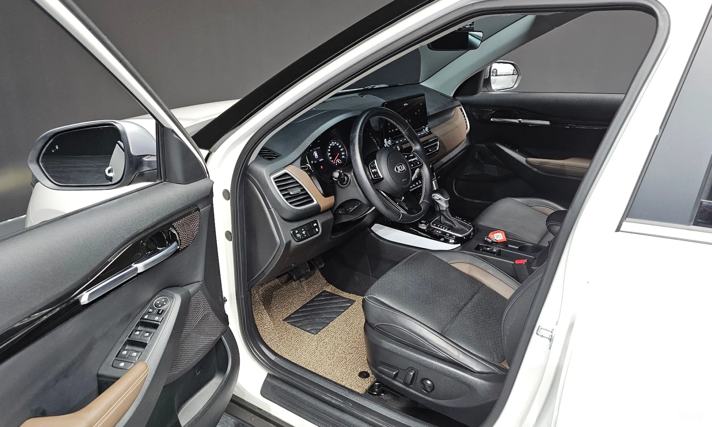 Kia Seltos превью 10