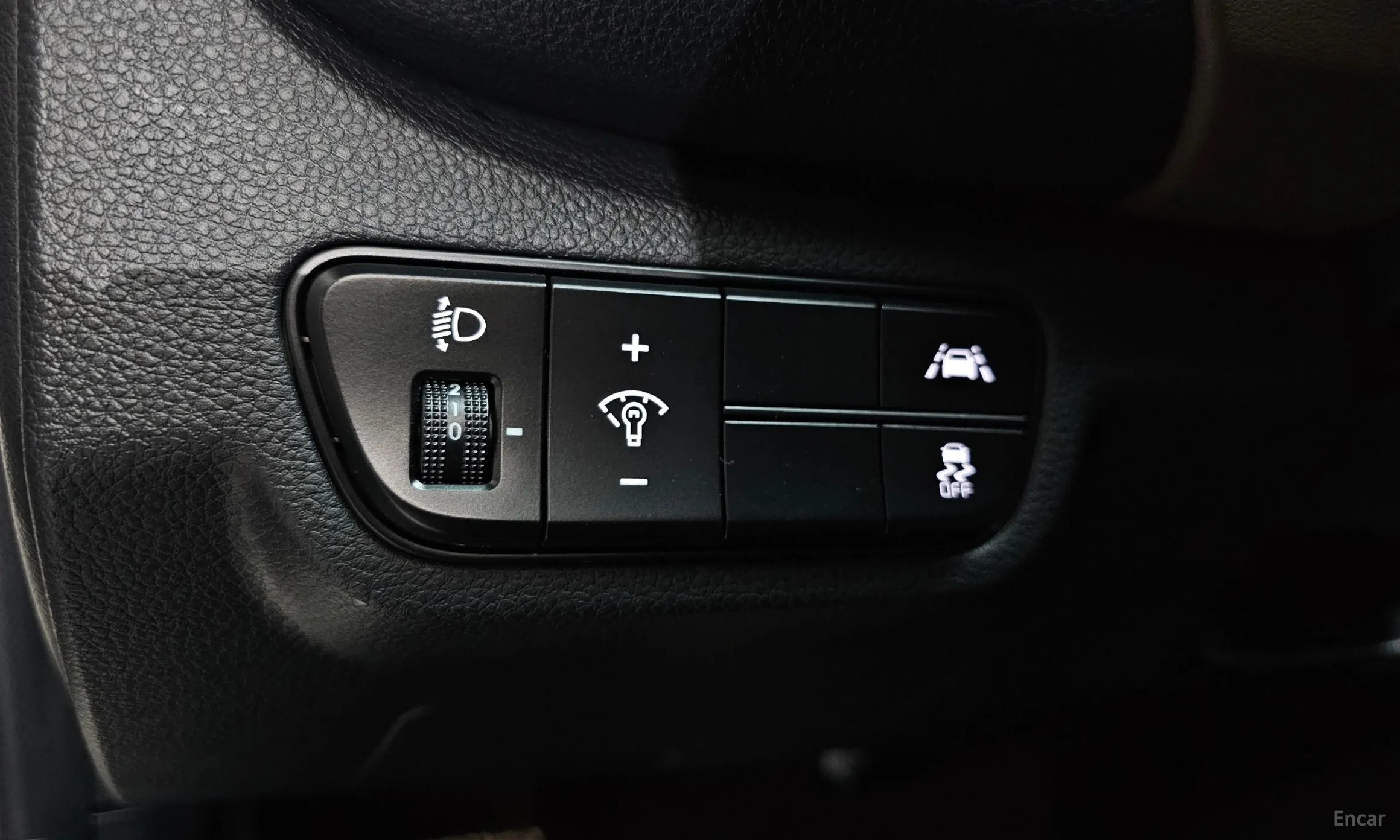 Kia Seltos превью 13