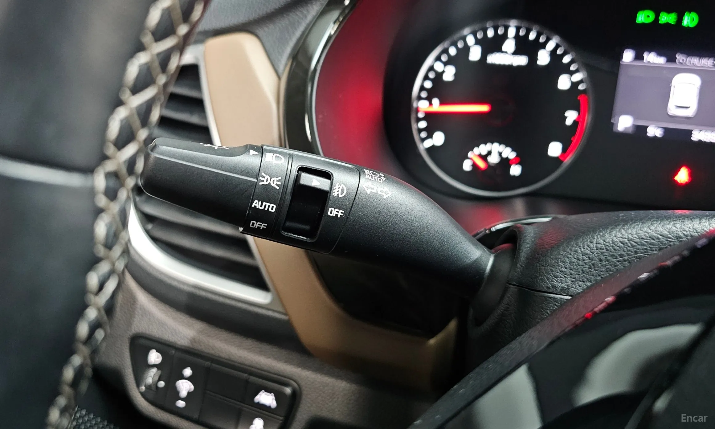 Kia Seltos превью 14